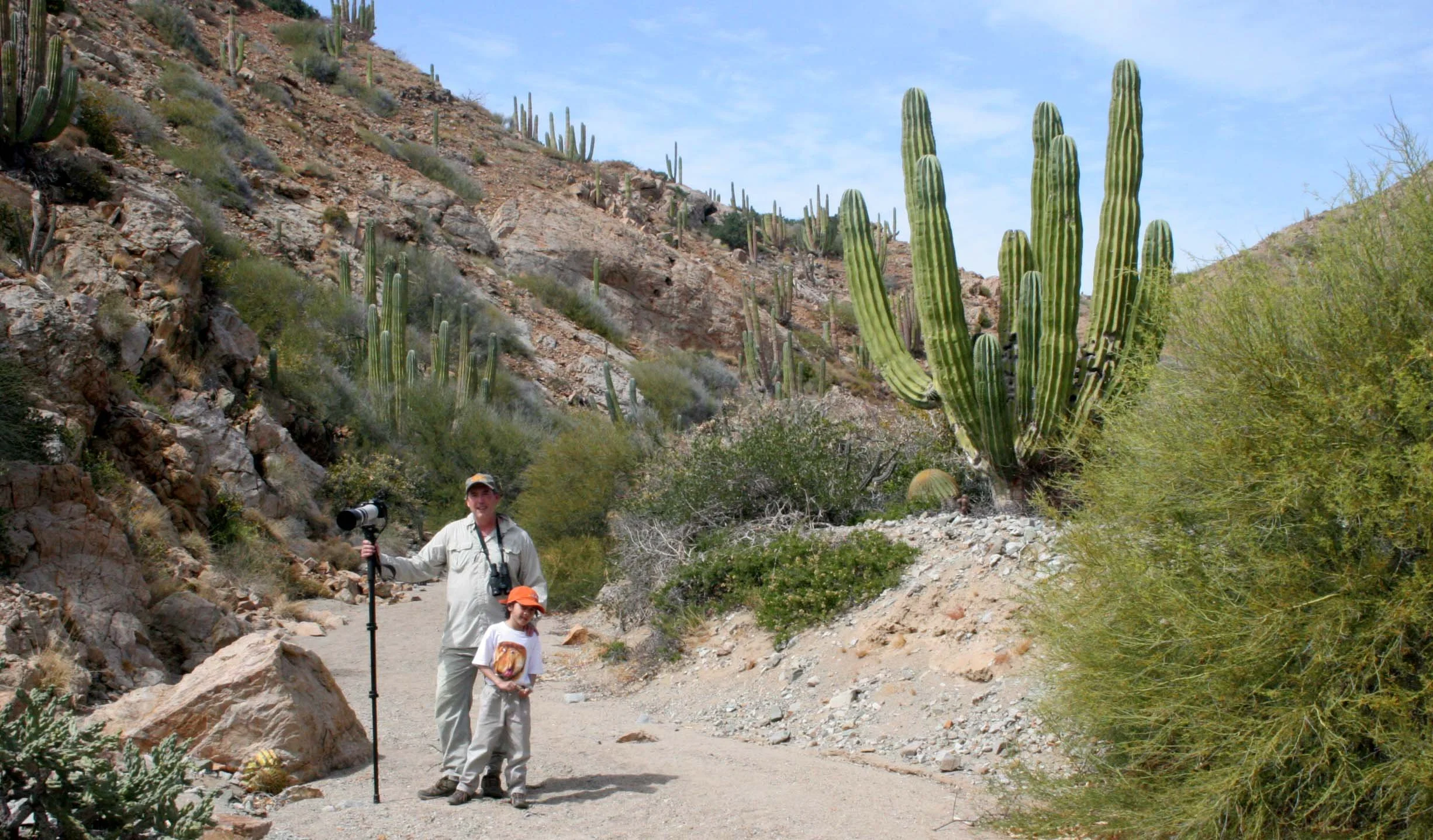 ISLA SANTA CATALINA BAJA MEXICO - WALKING THE DESERT (2).JPG