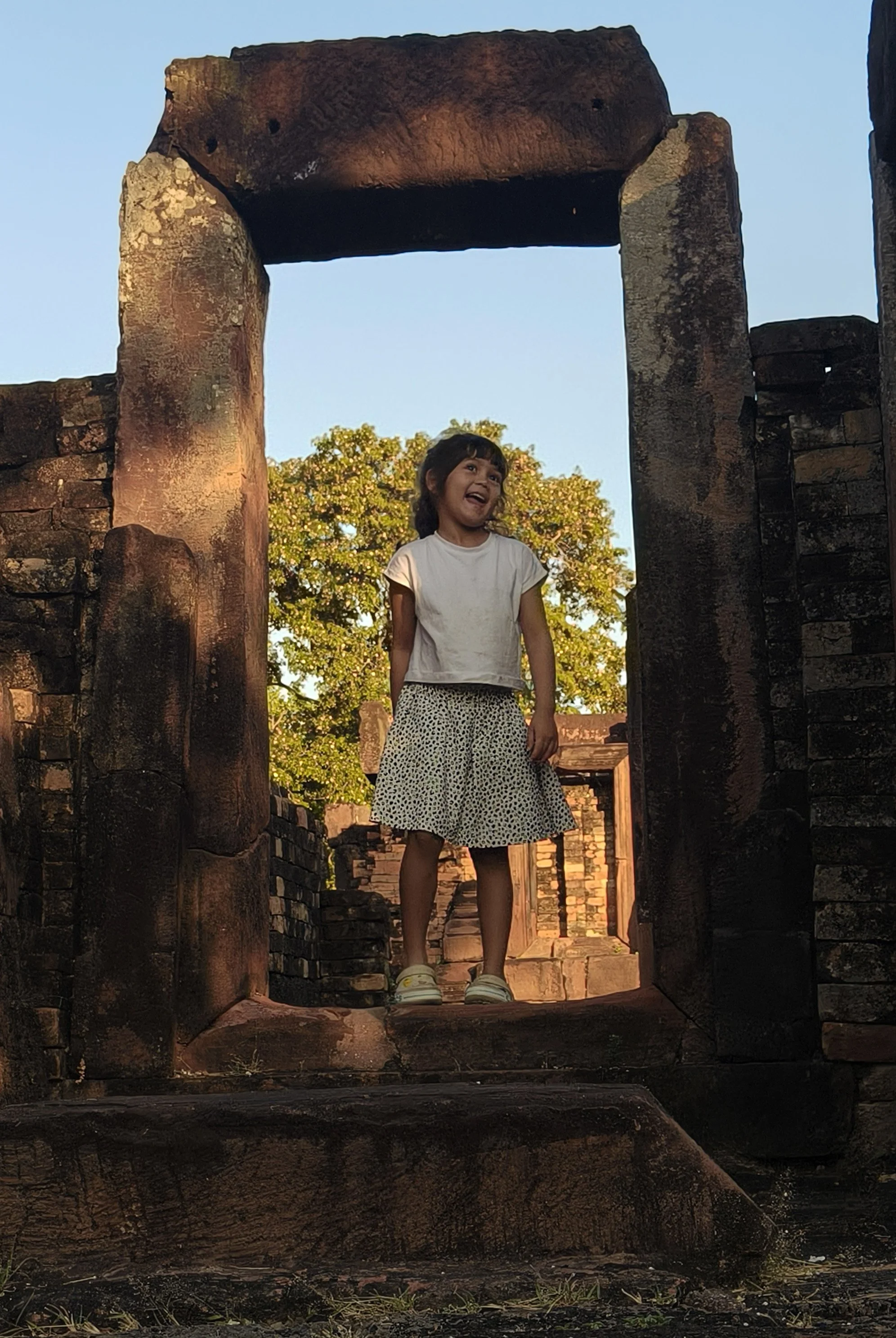 Wat Burapha Ku Ka Singh - Roi Et (26).jpg