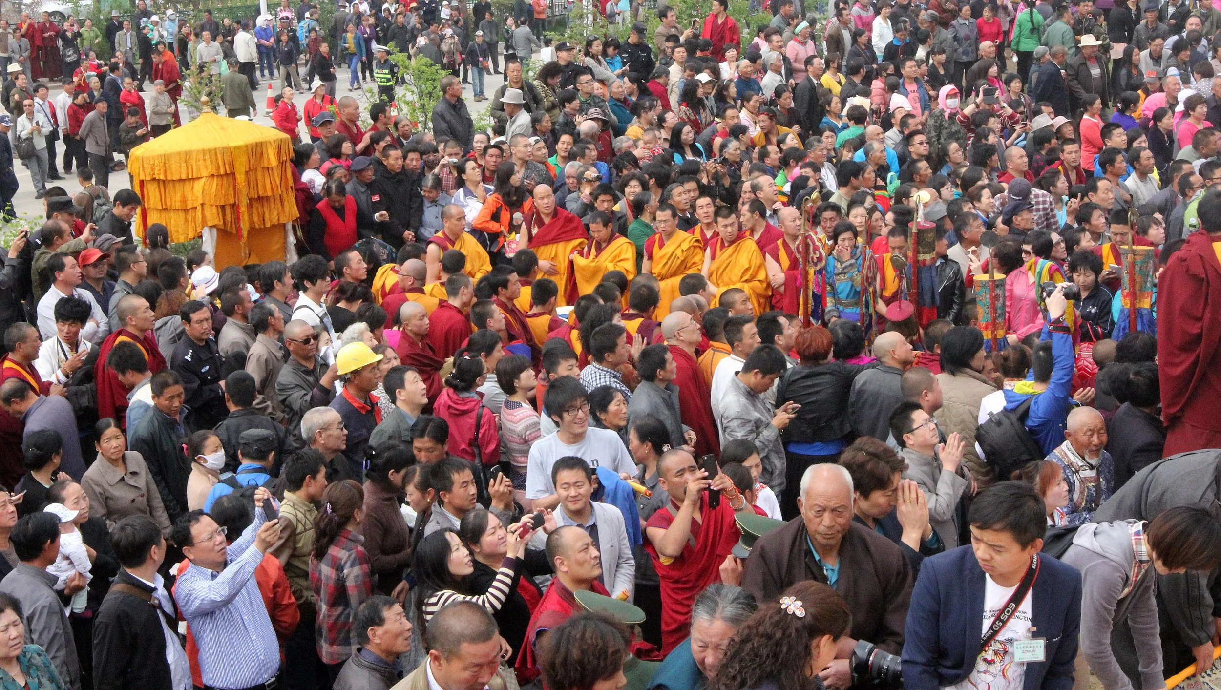 KUMBUM MONASTERY - QINGHAI - SUNNING BUDDHA FESTIVAL 2013 (267).JPG