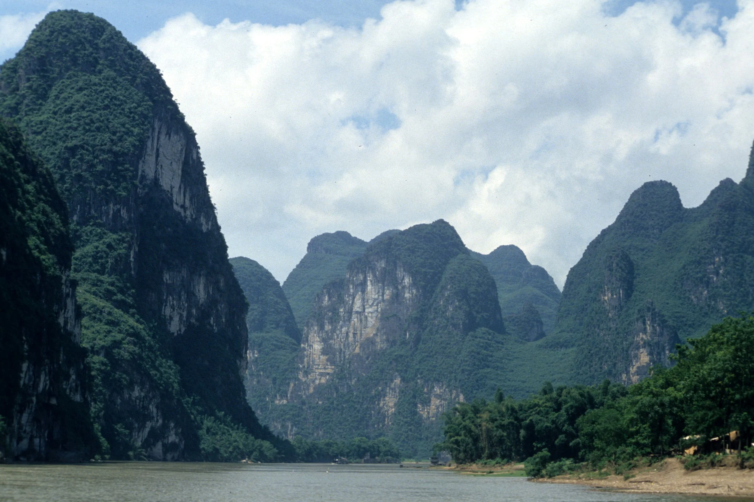 GUILIN - LI RIVER KARST TOPOGRAPHY (15).jpg