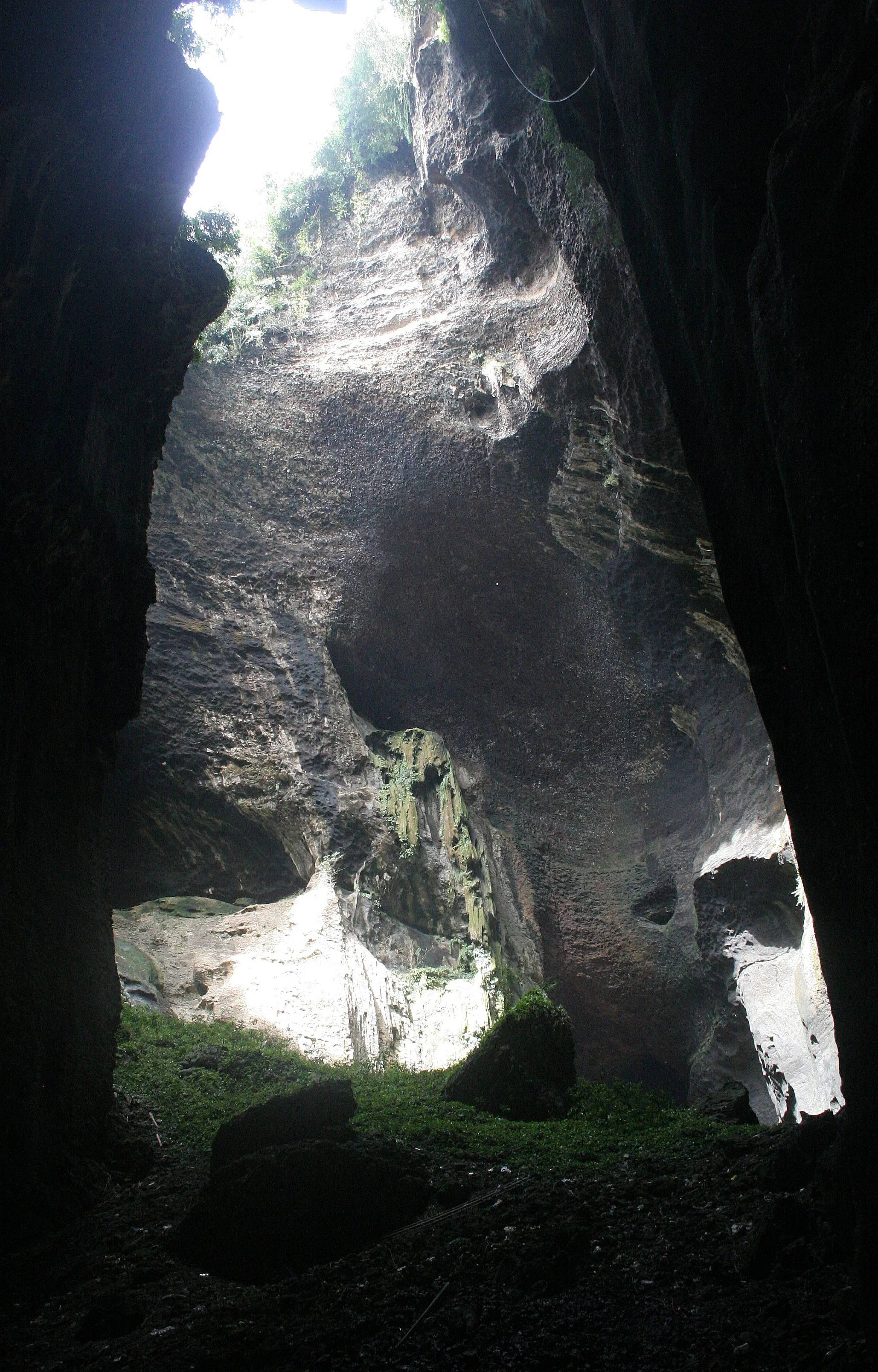 GAMONTONG CAVES BORNEO - VIEWS OF (14).JPG