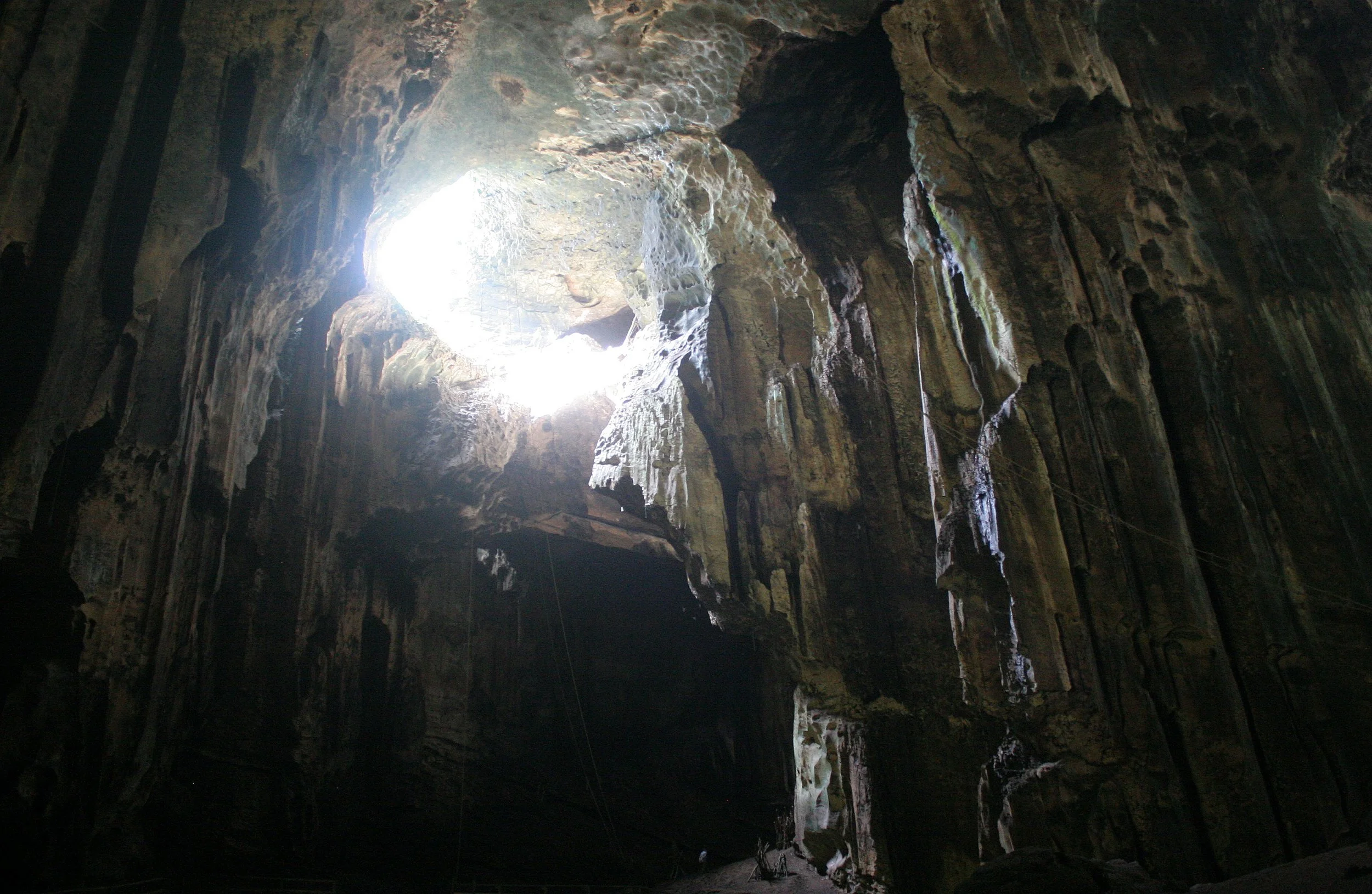 GAMONTONG CAVES BORNEO - VIEWS OF (7).JPG