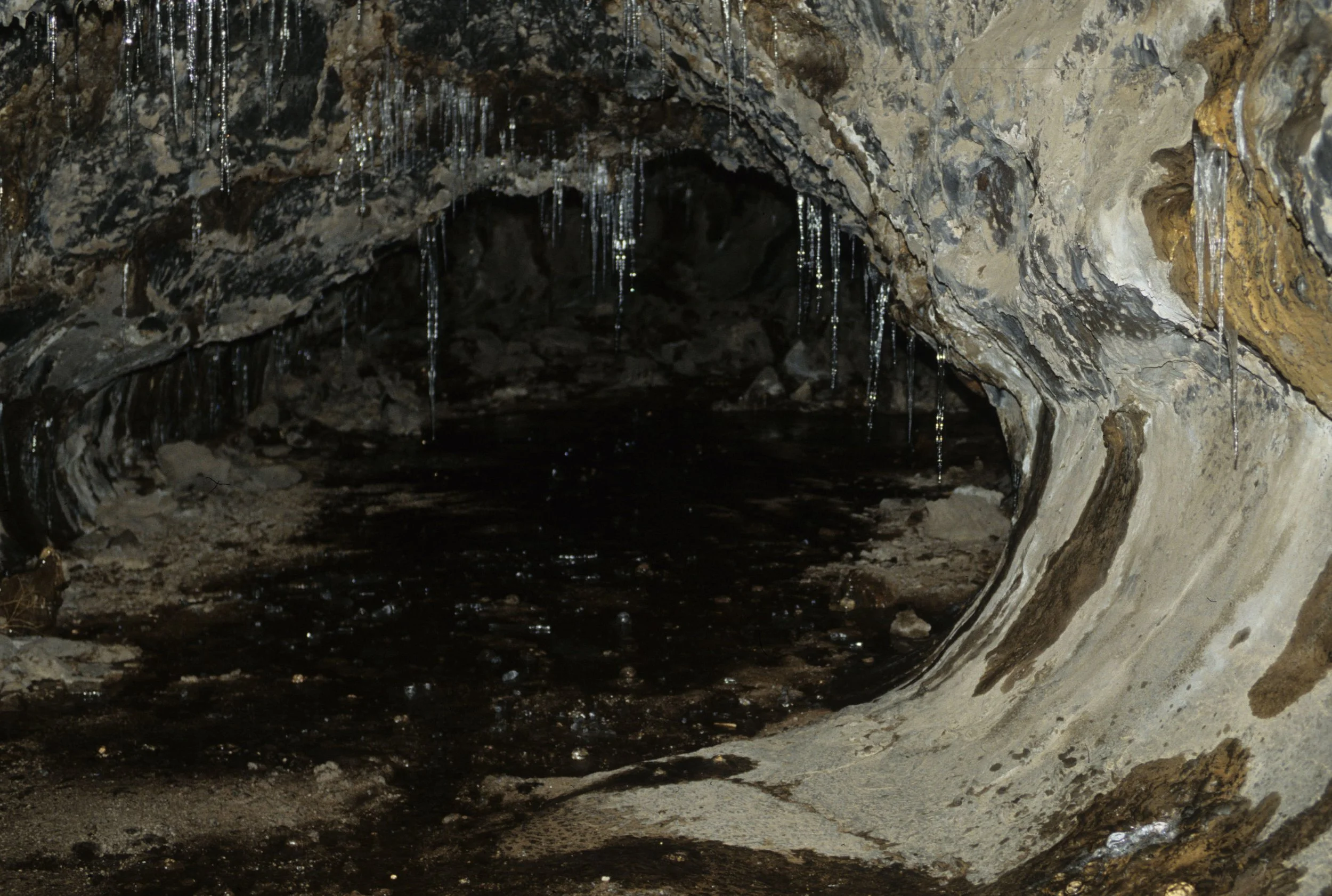 CALIFORNIA - LAVA BEDS NM - LAVA TUBE.jpg