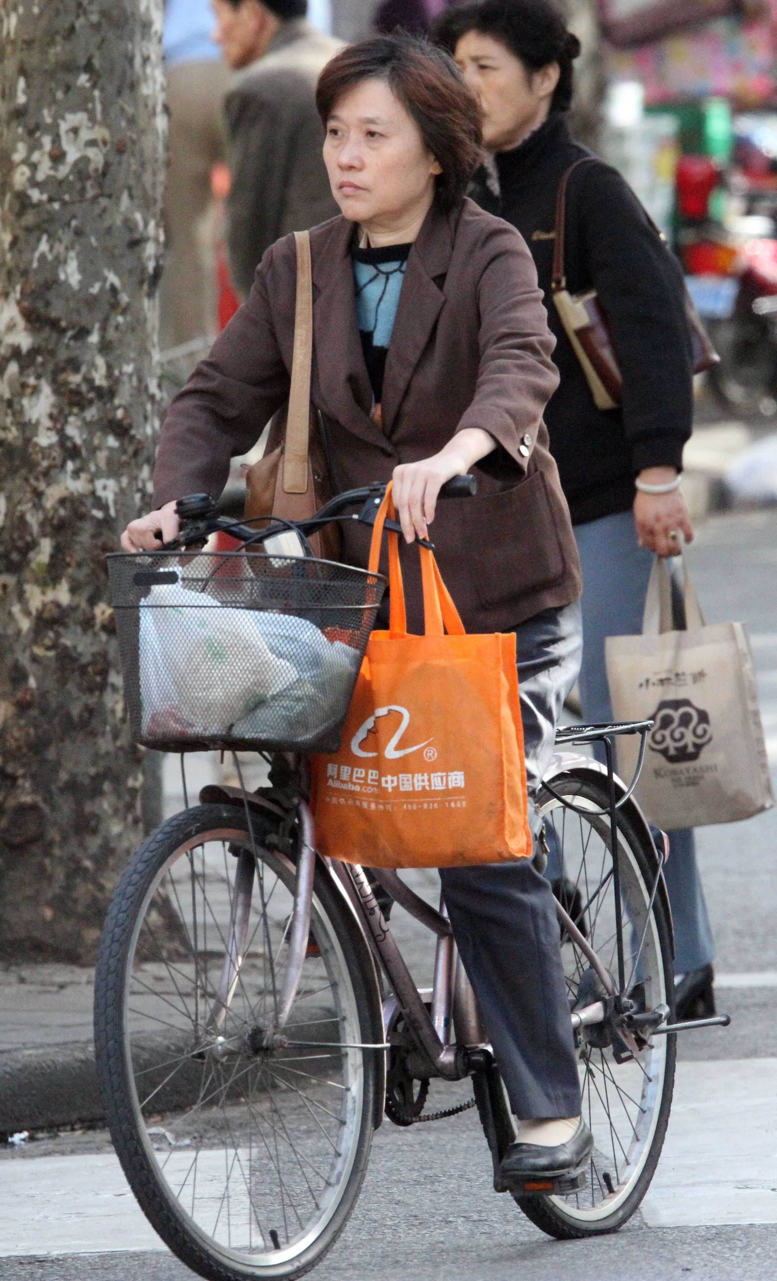 2012-11-3  SHANGHAI HUAIHAI LU ON A SUNDAY AFTERNOON (15).JPG