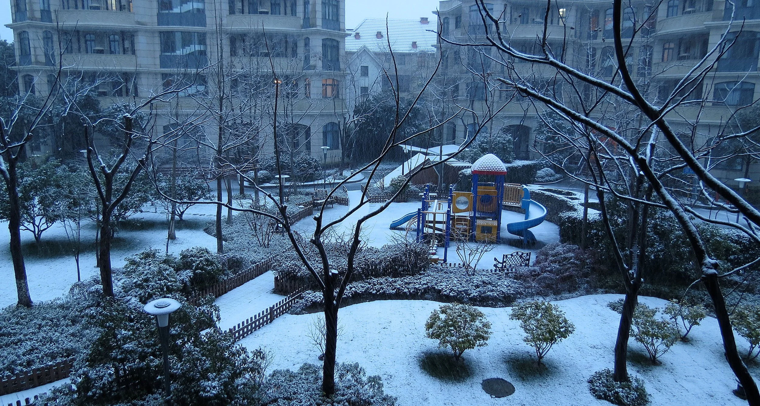 2013-2-18 - SNOWY JINQIAO - VIEW FROM OUR APARTMENT (2).JPG