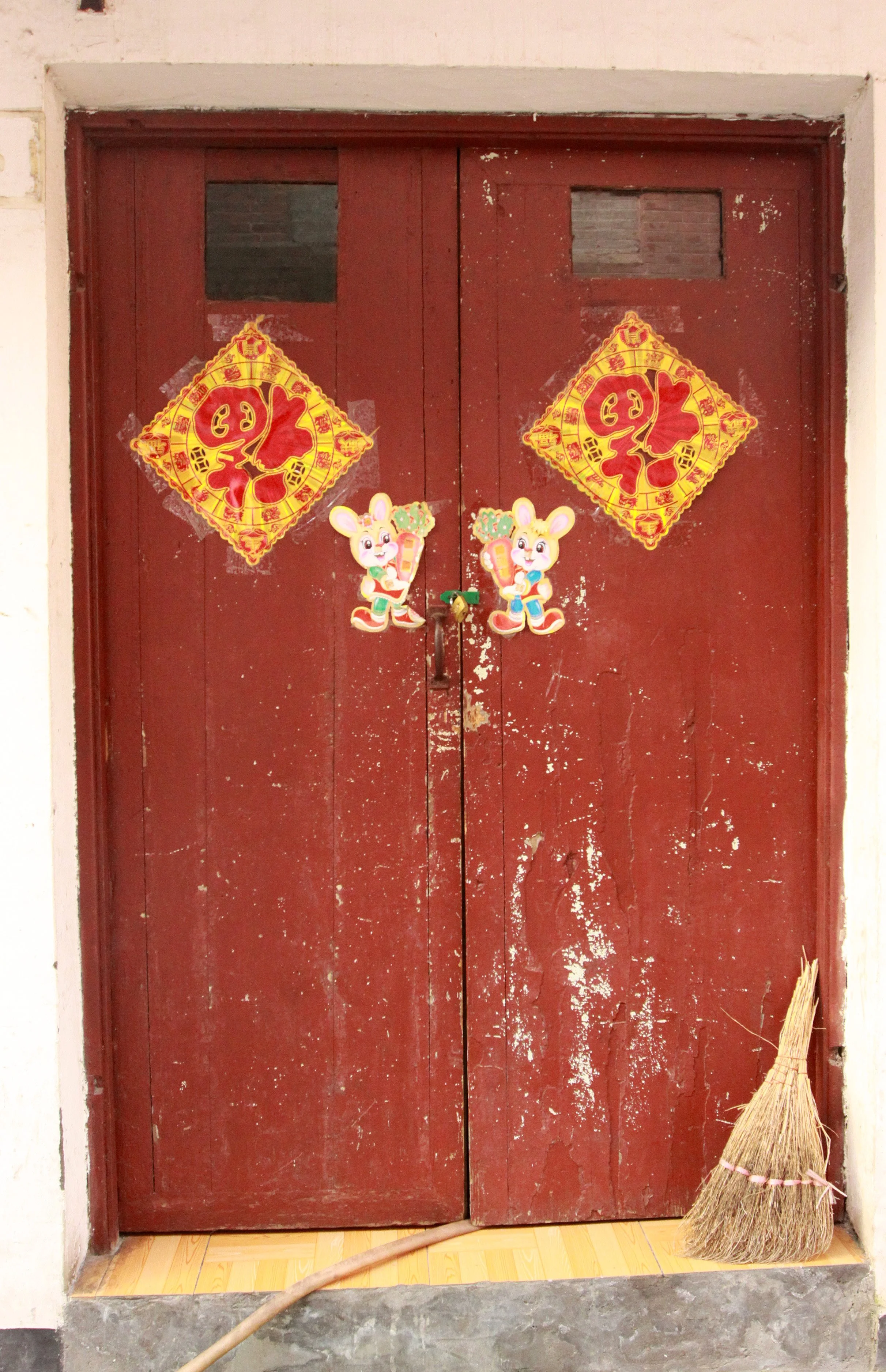 ZHUJIAJIAO WATER TOWN - NOVEMBER 20 2011 (167).JPG