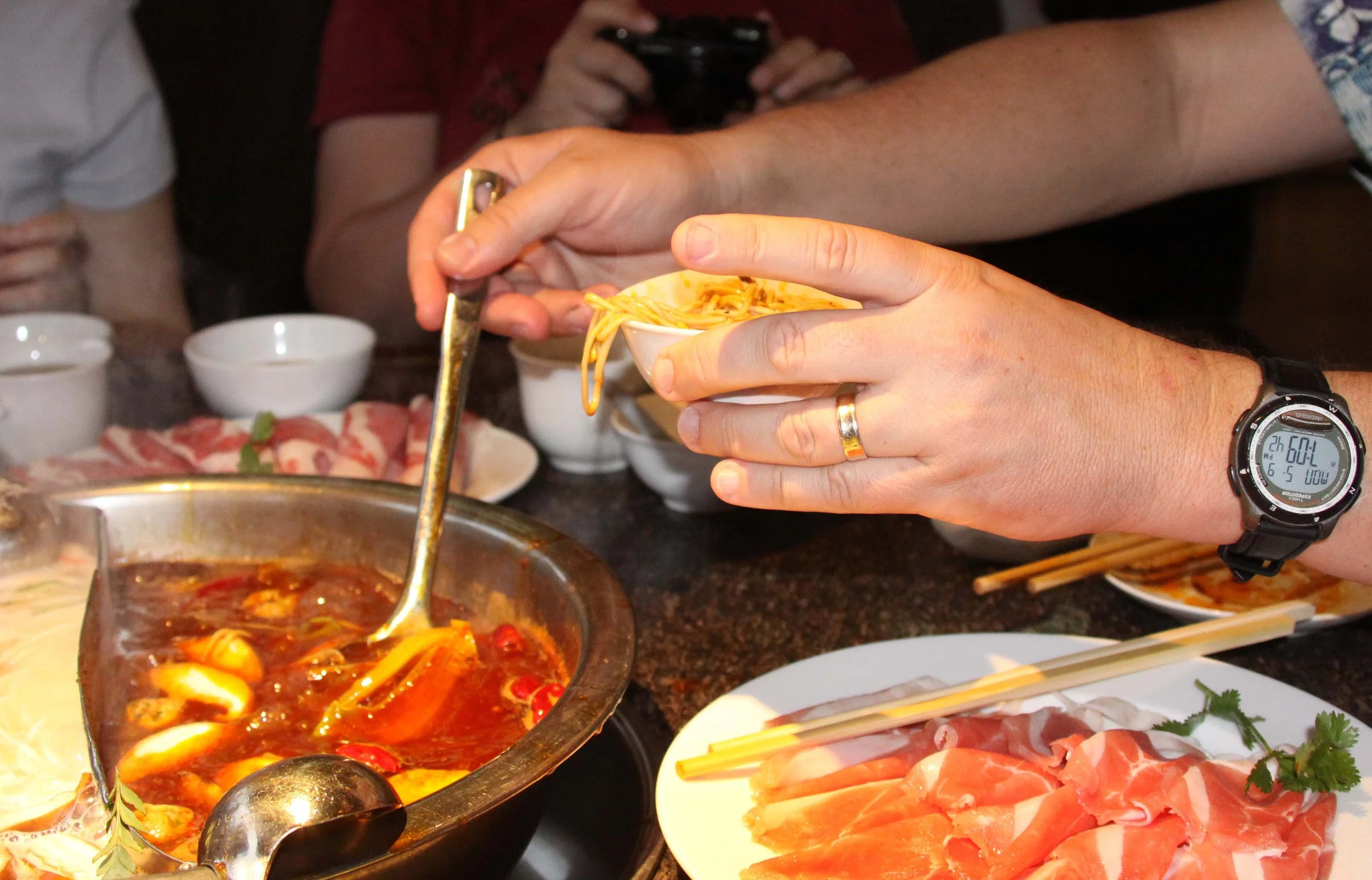 CHENGDU - HOT POT DINNER - CHINA ALIVE 2011 (9).JPG