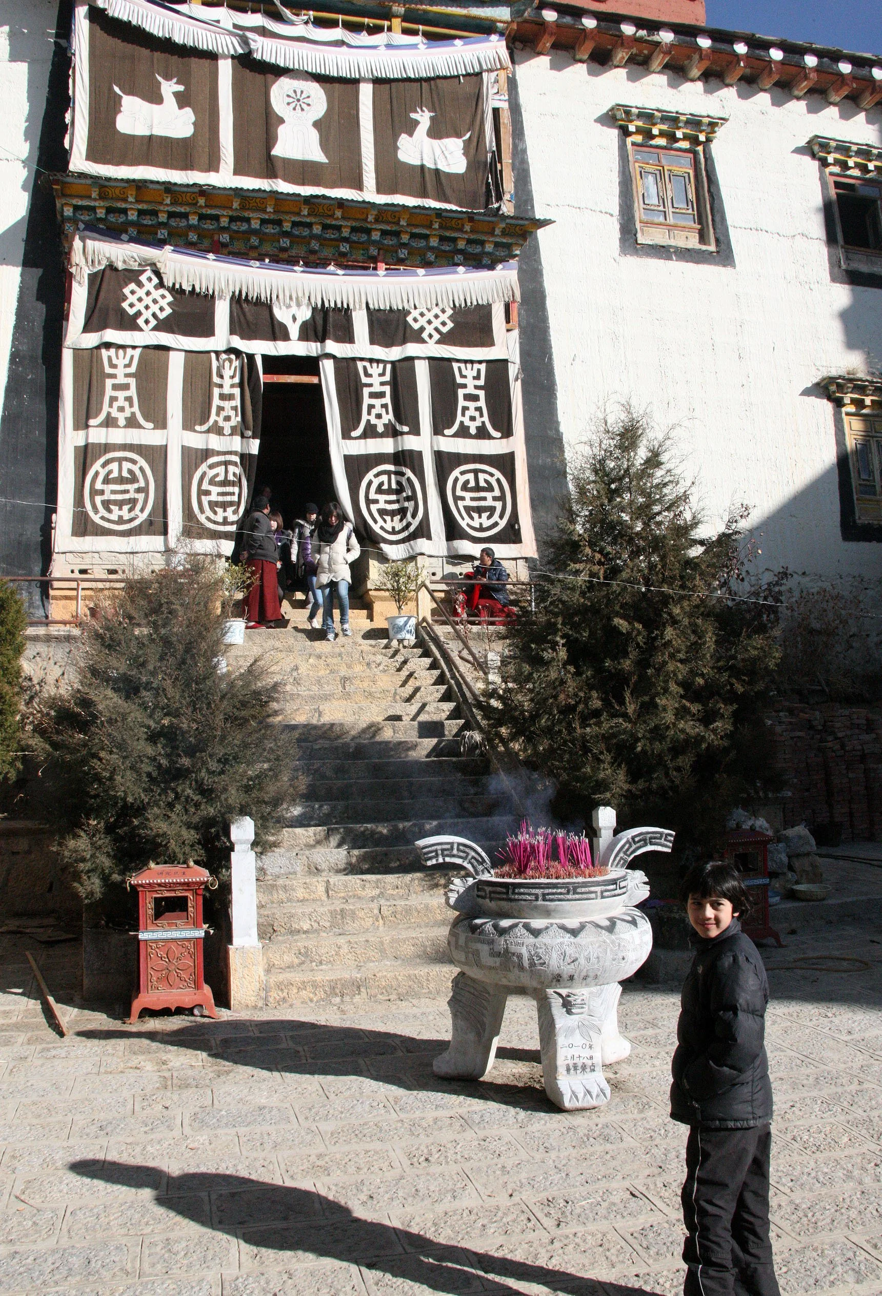 YUNNAN - SHANGRI LA - SONGZANLIN TEMPLE (23).JPG