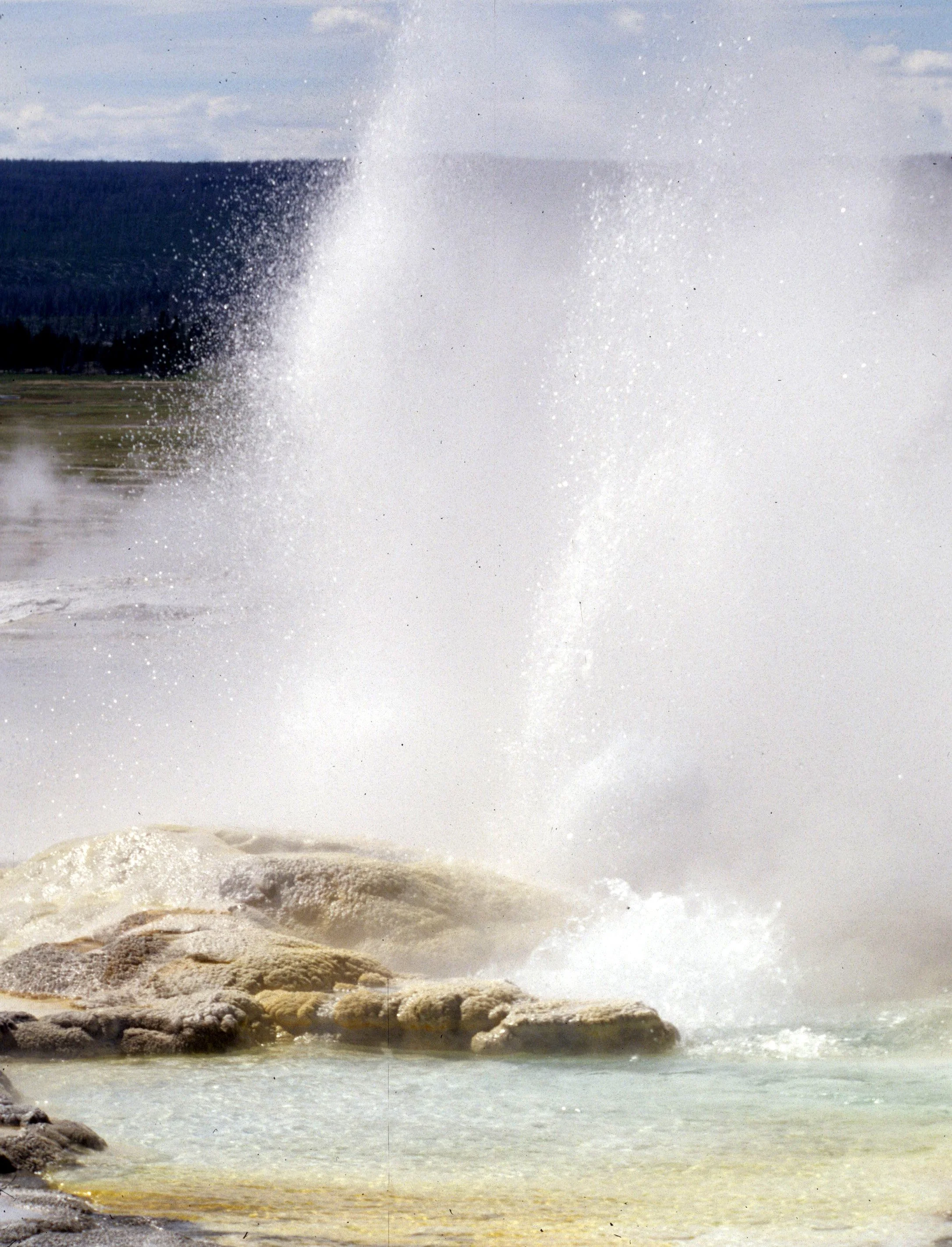 YELLOWSTONE - GEYSER VALLEY K.jpg