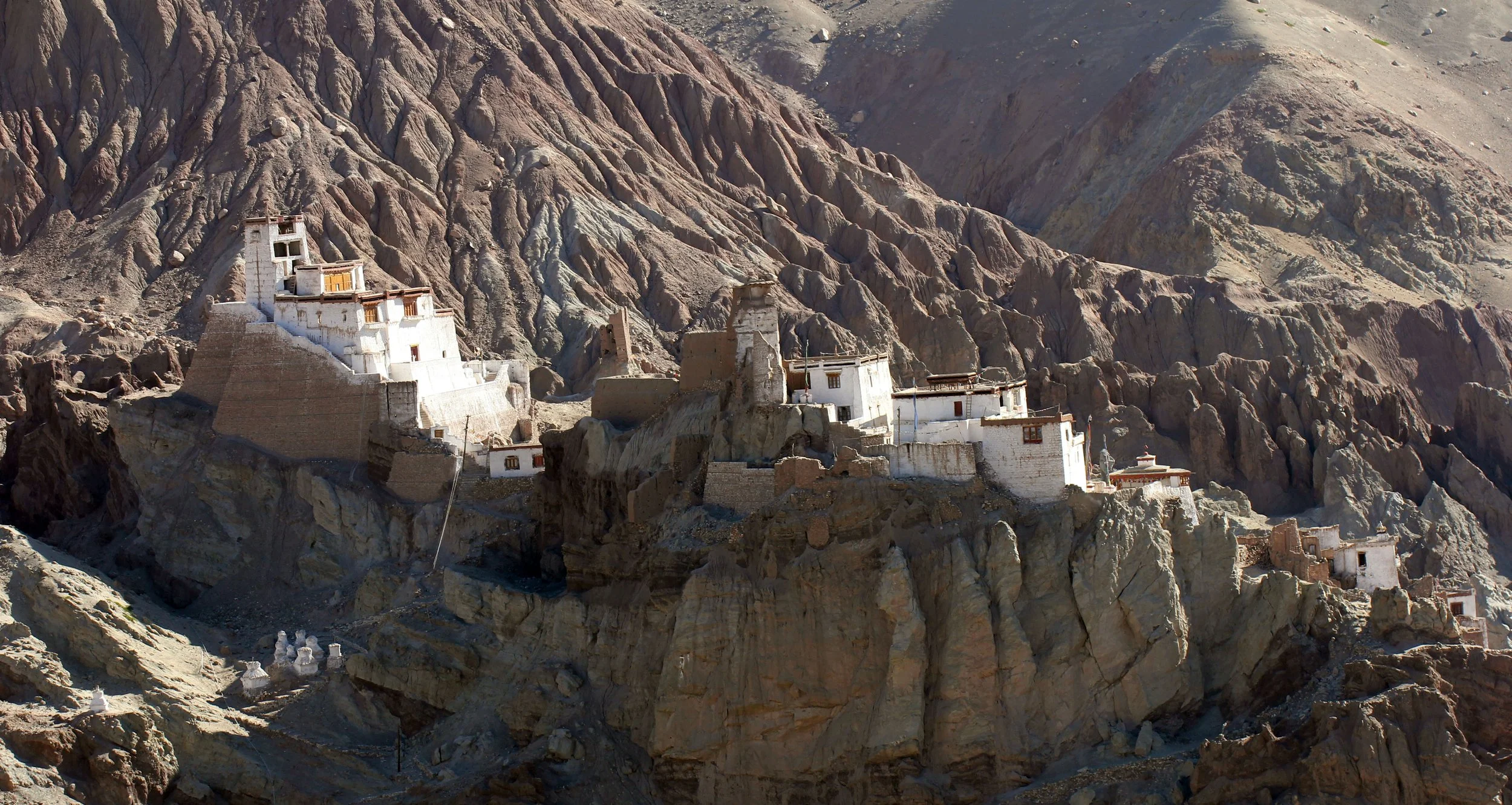 LEH - MONASTERY IN THE ULLEY VALLEY REGION, INDIA (2).JPG