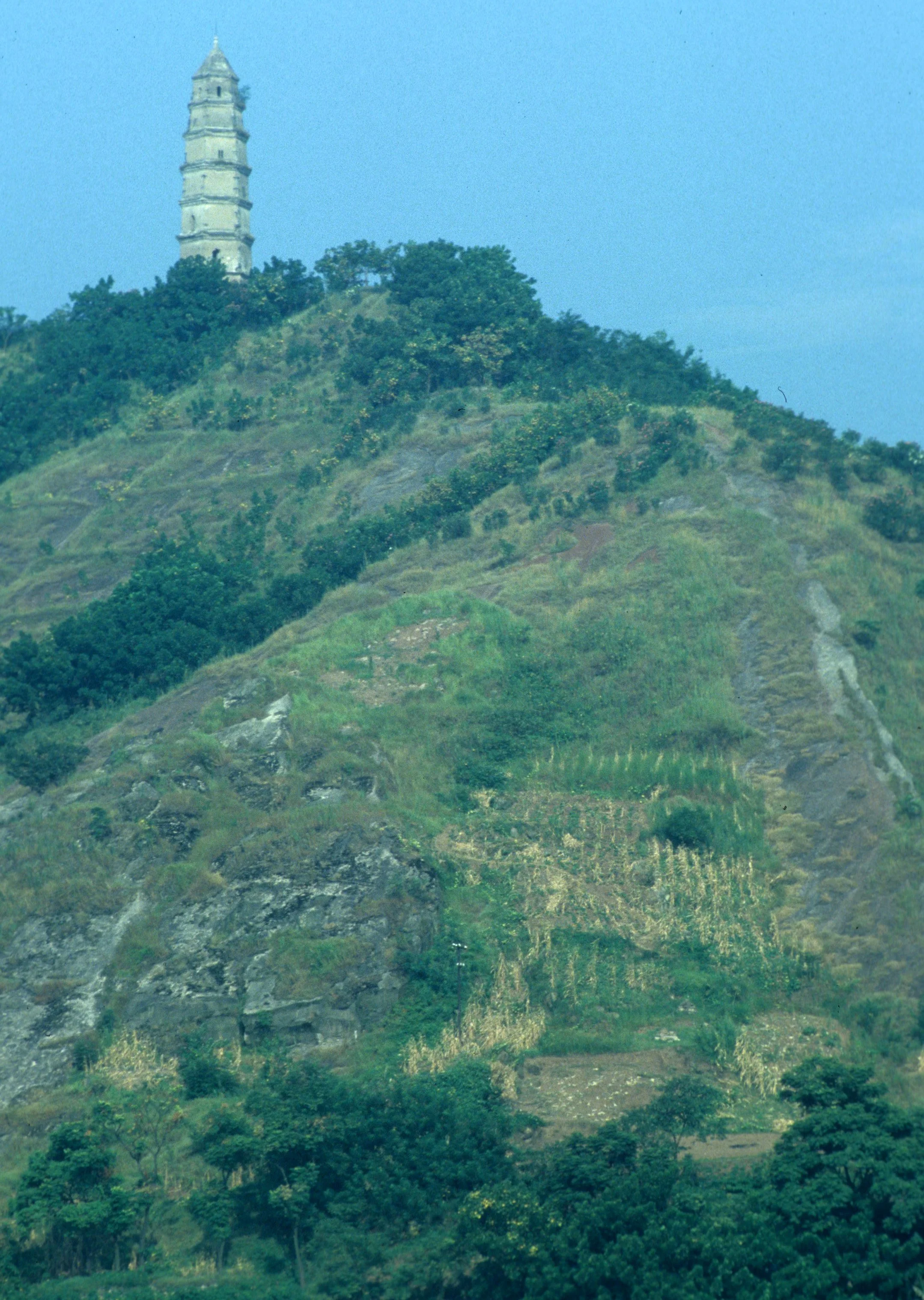 YANGTZE RIVER - THREE GORGES CRUISE 1994 (7).jpg
