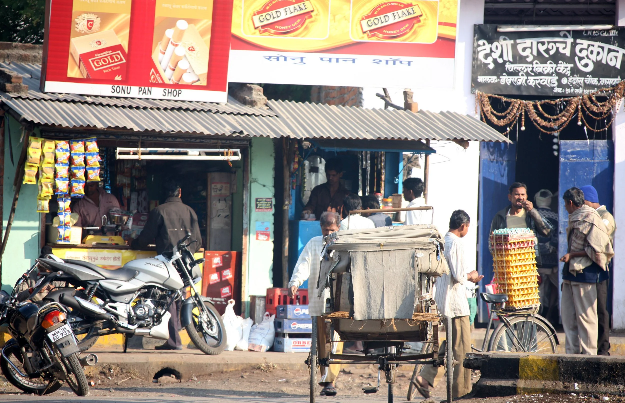 NAGPUR INDIA - STREET SCENES (2).JPG