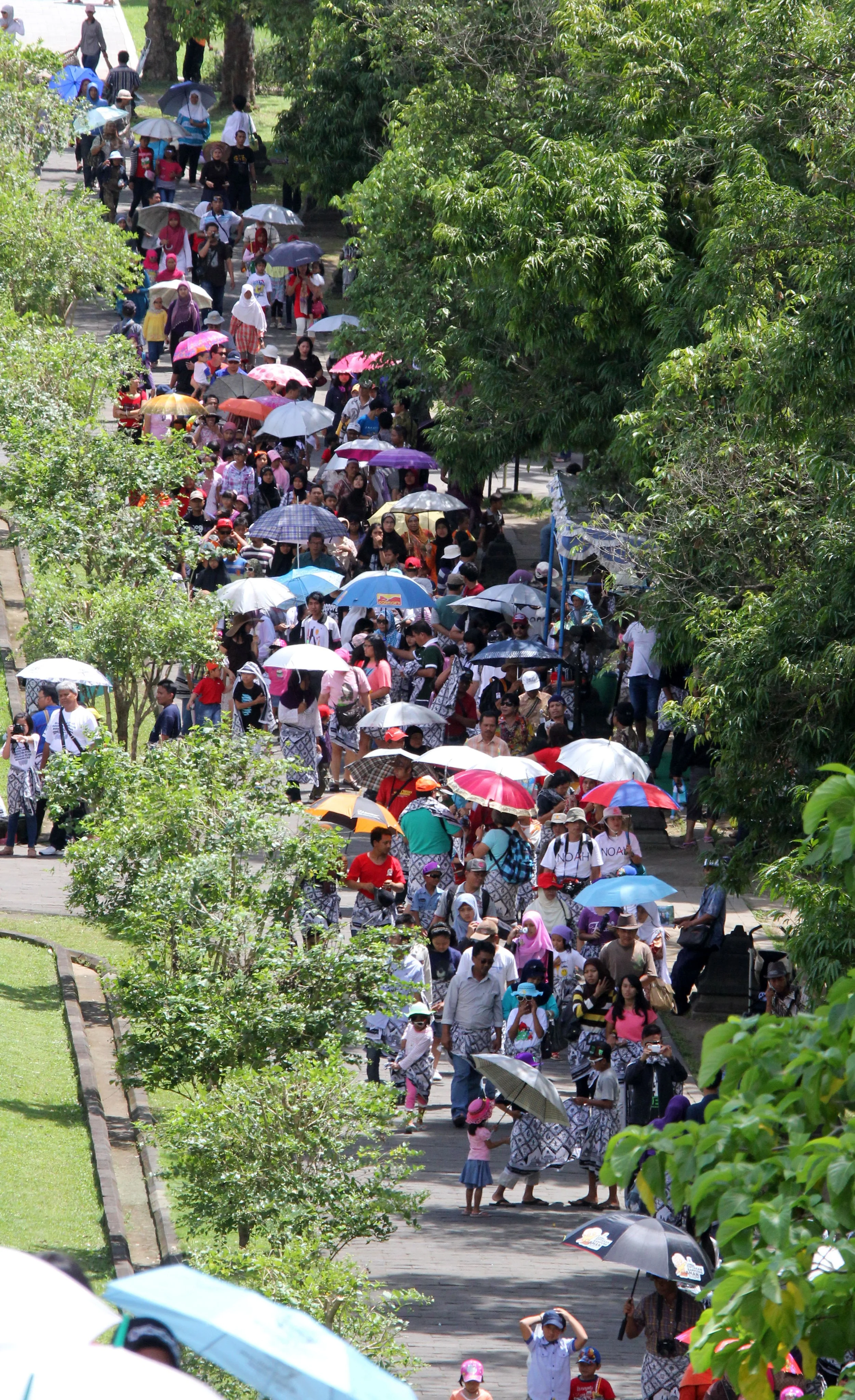 BOROBUDUR TEMPLE - YOGYAKARTA INDONESIA (14).JPG