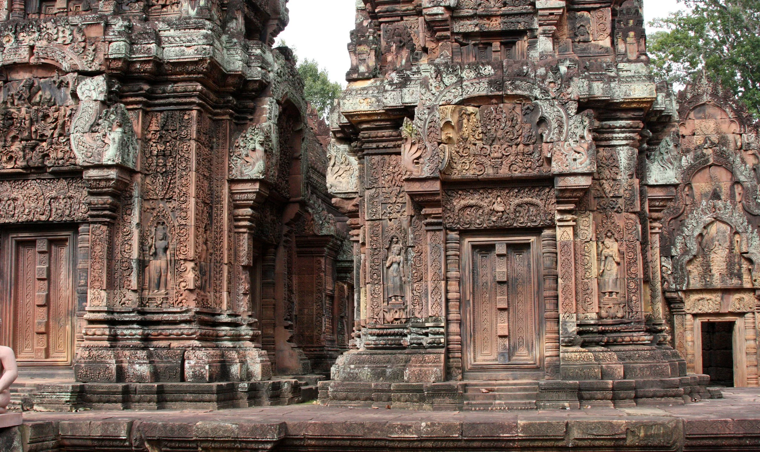BANTEAY SREI TEMPLE CAMBODIA - JULY 2010 (16).JPG