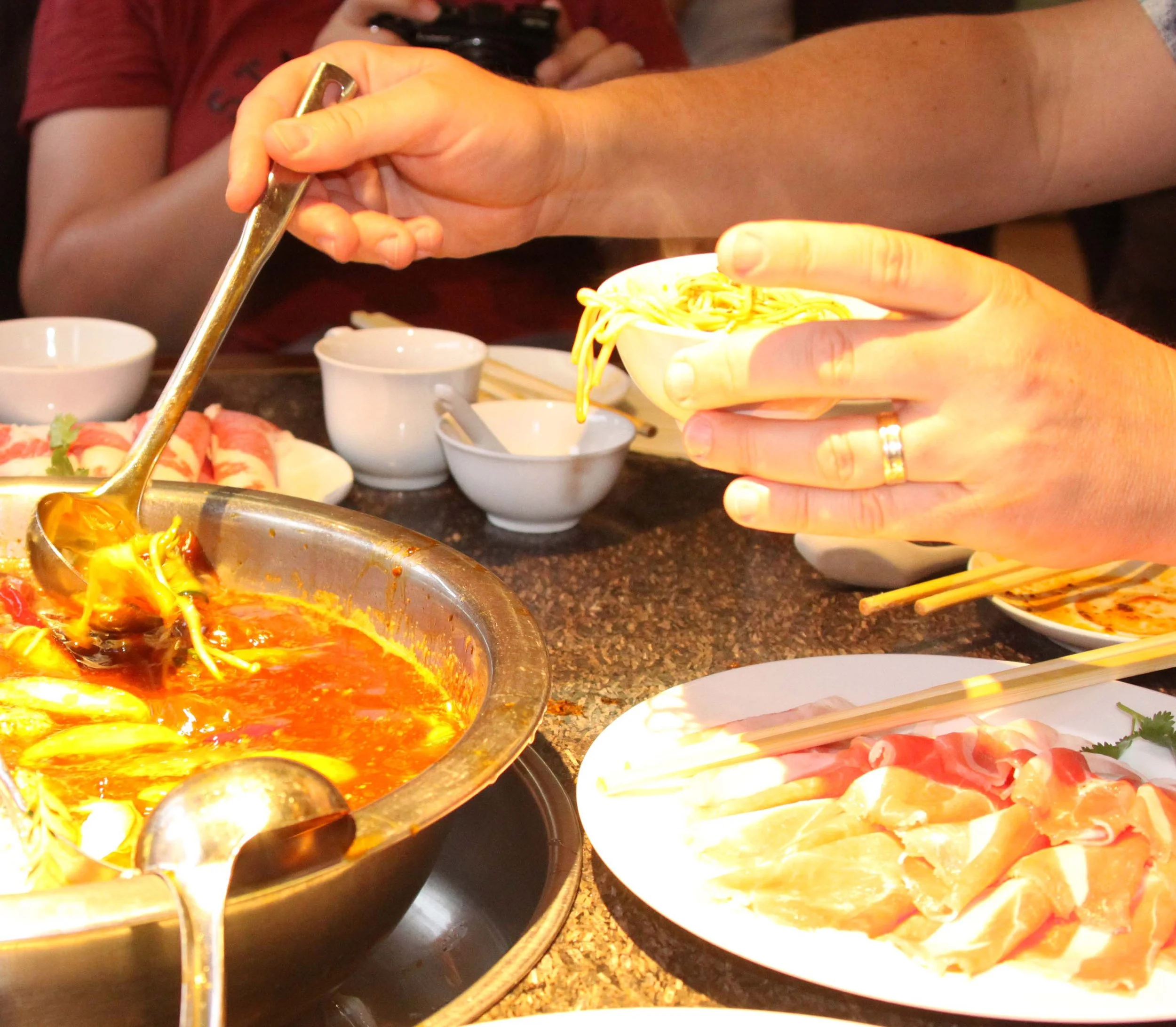 CHENGDU - HOT POT DINNER - CHINA ALIVE 2011 (1).JPG