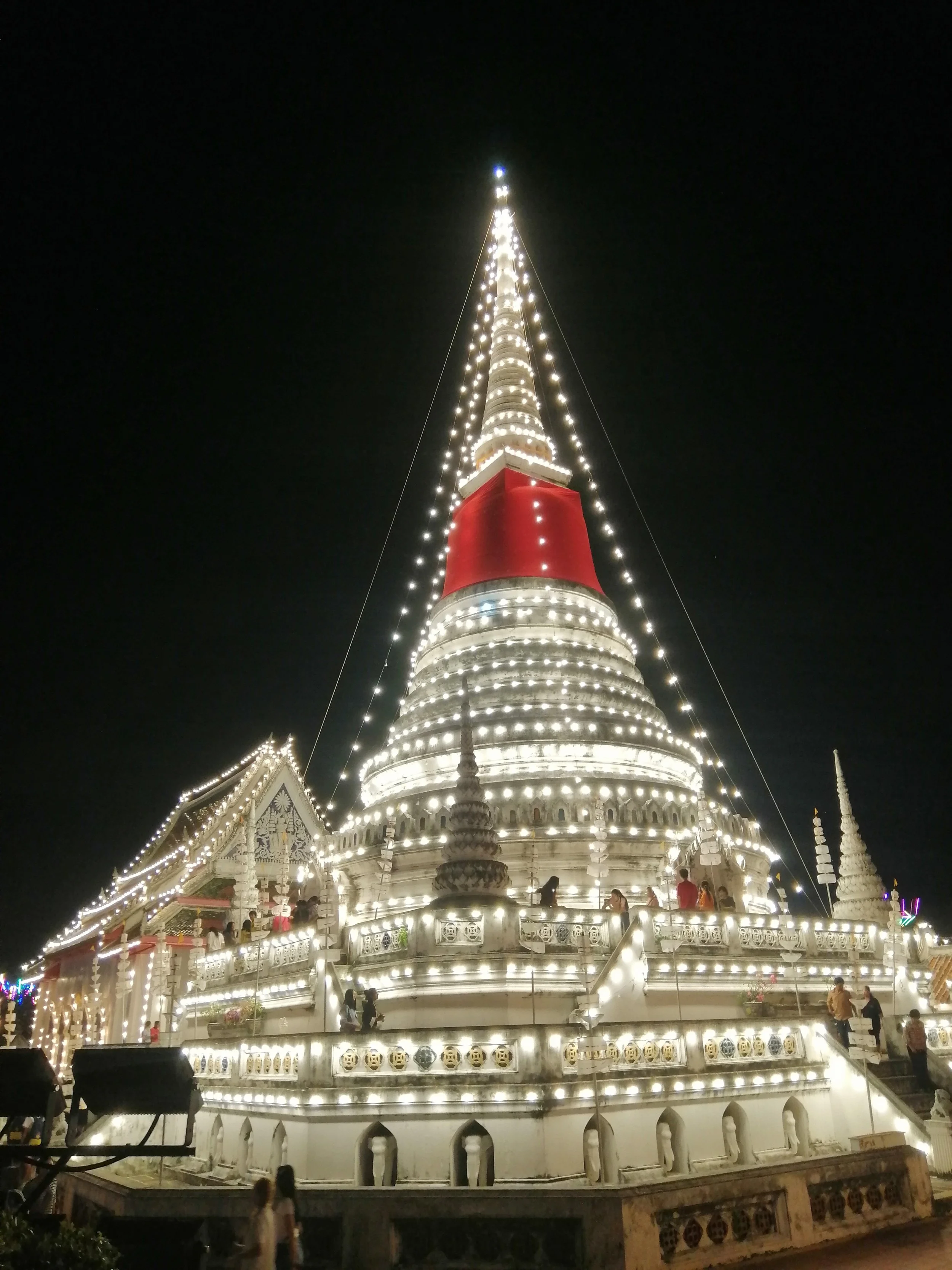 2019 Samut Prakan - Phra Samut Chedi(107).jpg
