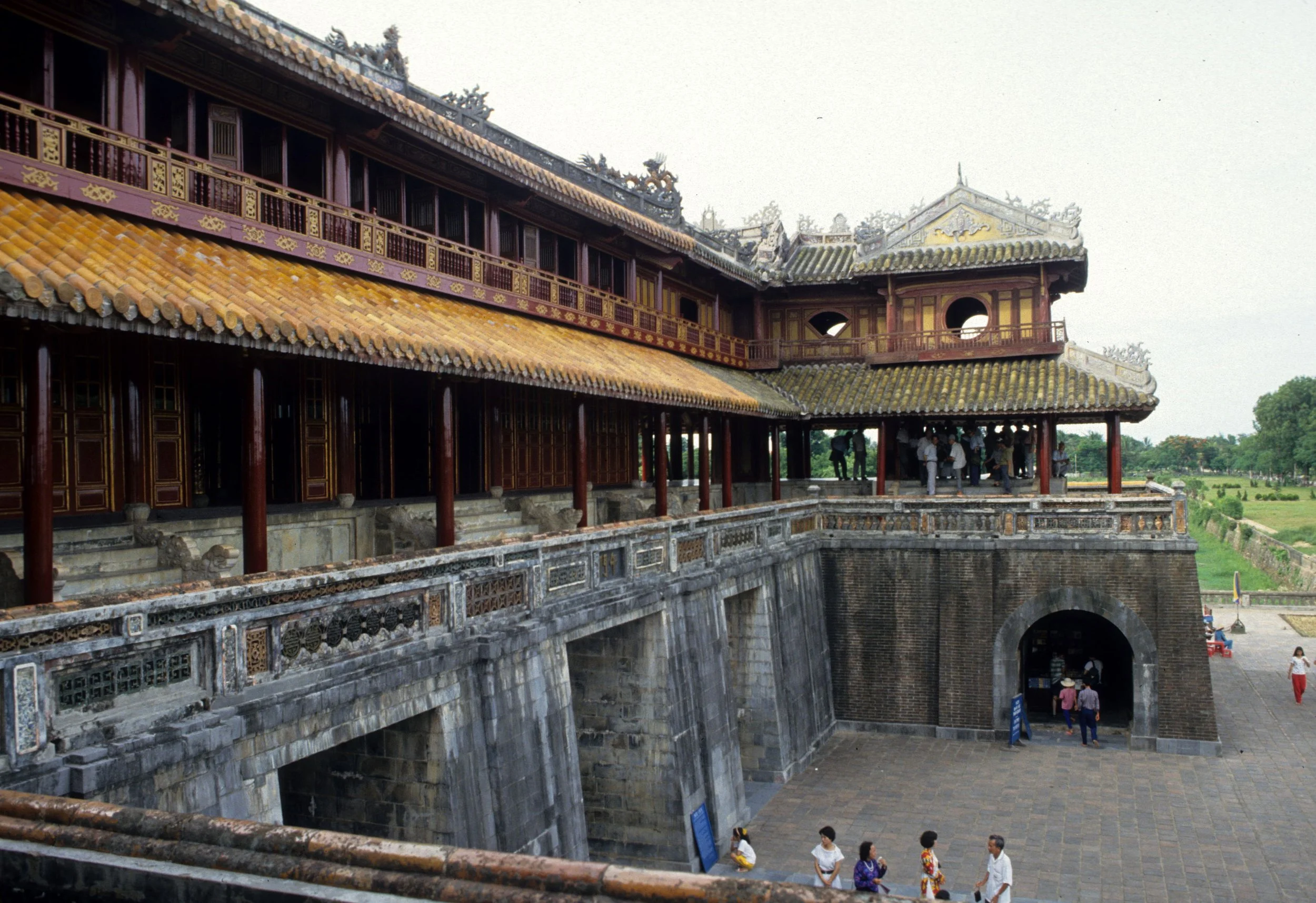 HUE - IMPERIAL PALACE 1994.jpg