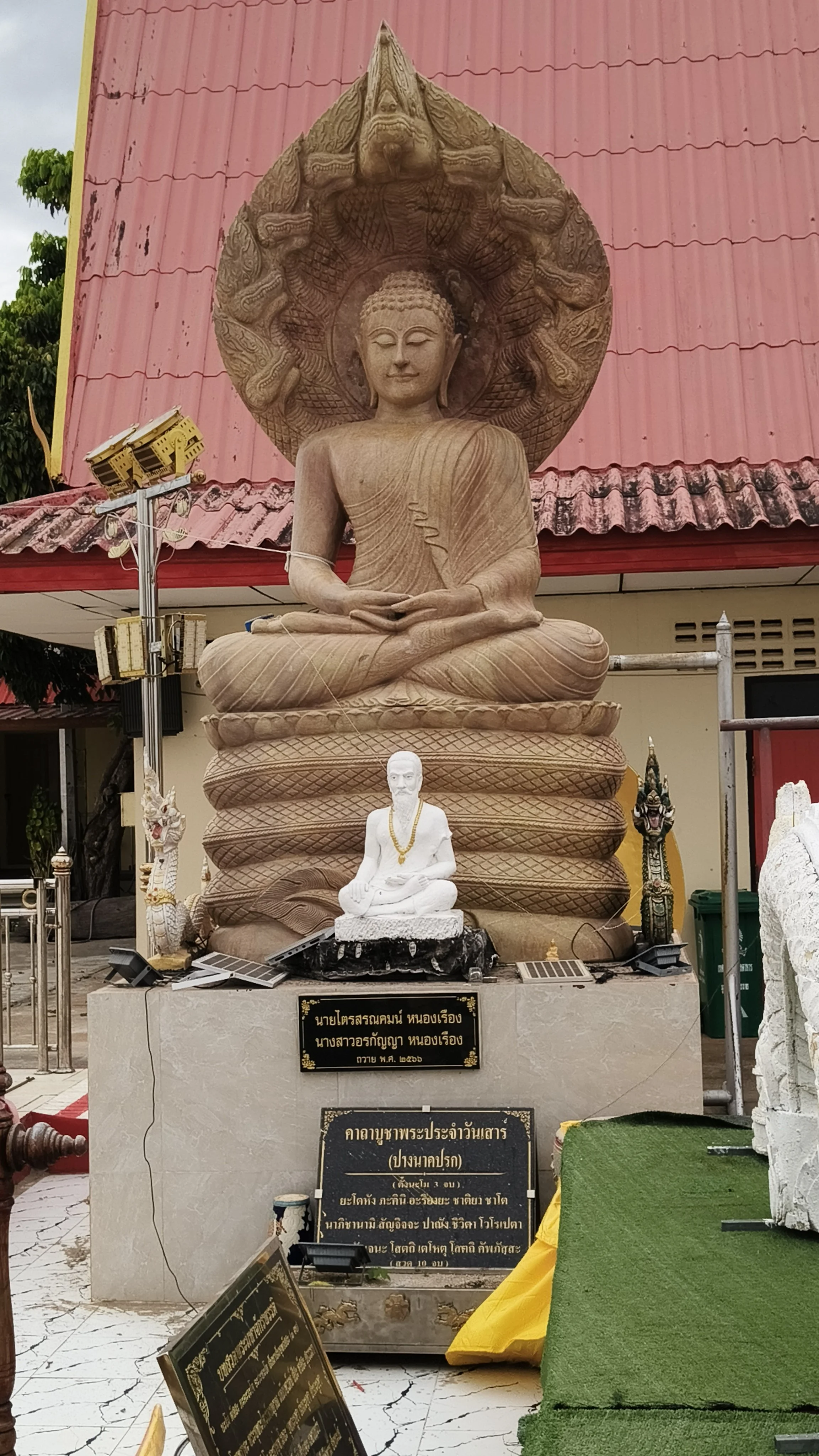 Chanwisut Pagoda (Tanchai) Phra That Phanom replica at Wat Si Mongkhon Nuea, Mueang, Mukdahan (18).jpg