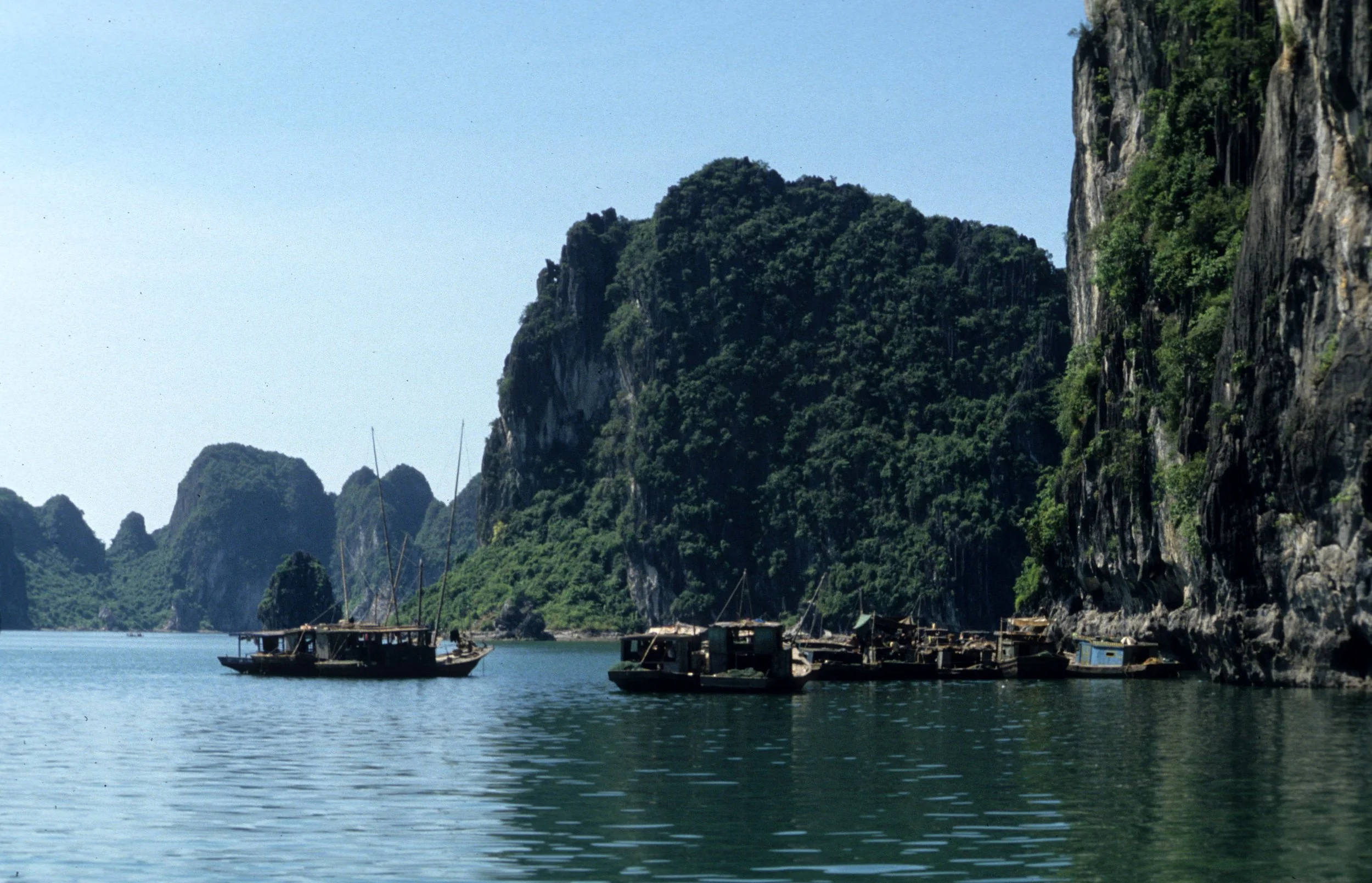 HALONG BAY - VIETNAM (4).jpg