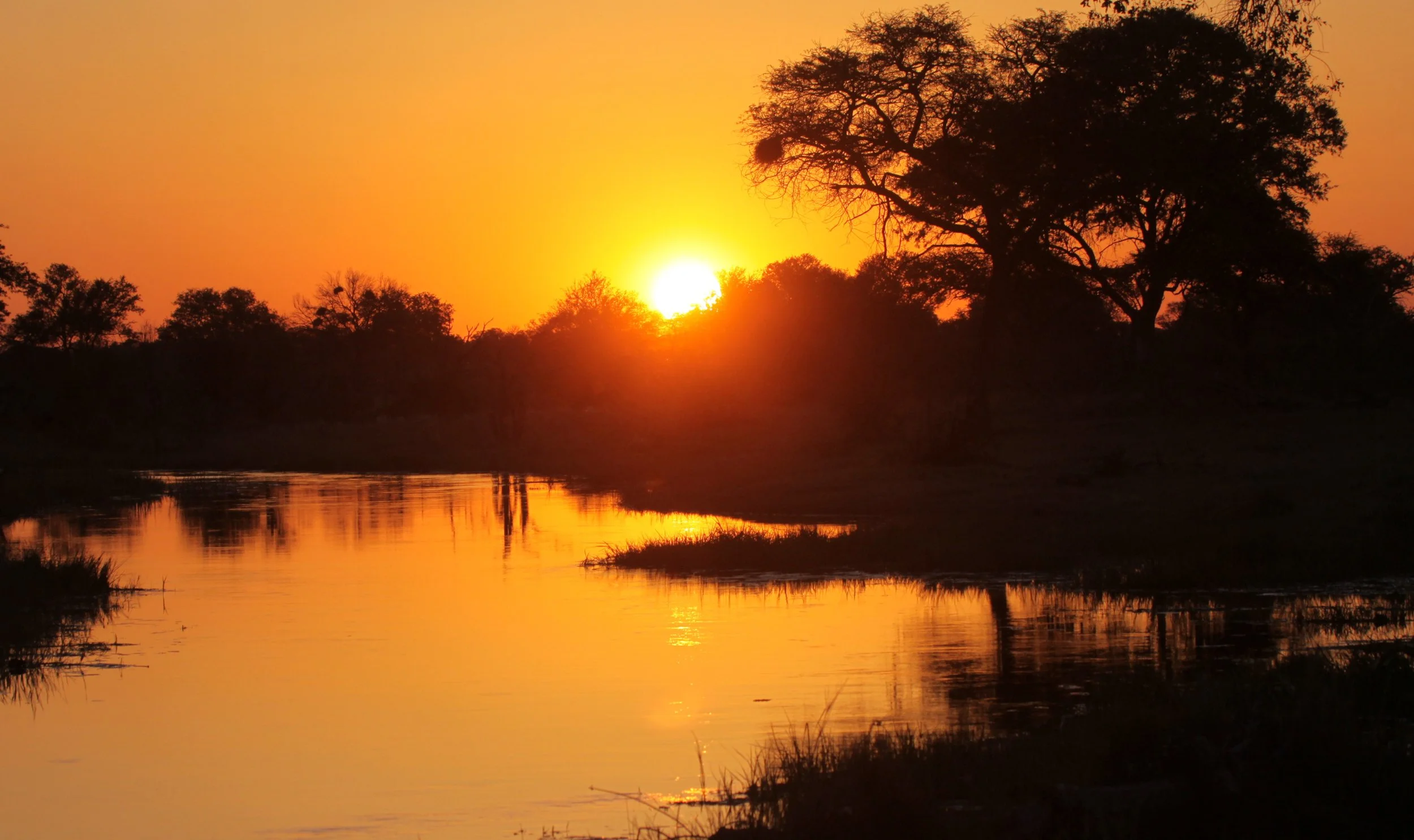 KHWAI CAMP - OKAVANGO - SUNSET OVER THE KHWAI RIVER (4).JPG