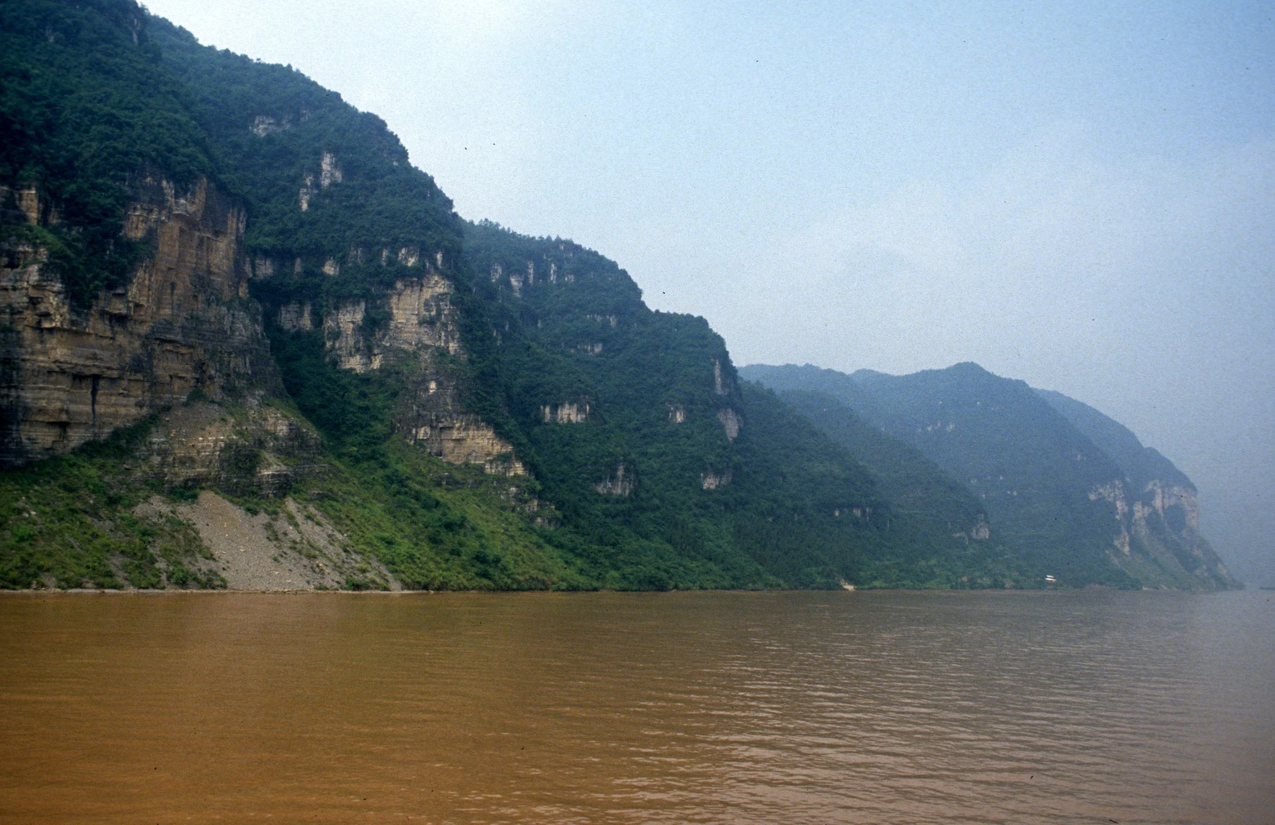 YANGTZE RIVER - THREE GORGES CRUISE - 1994 (2).jpg