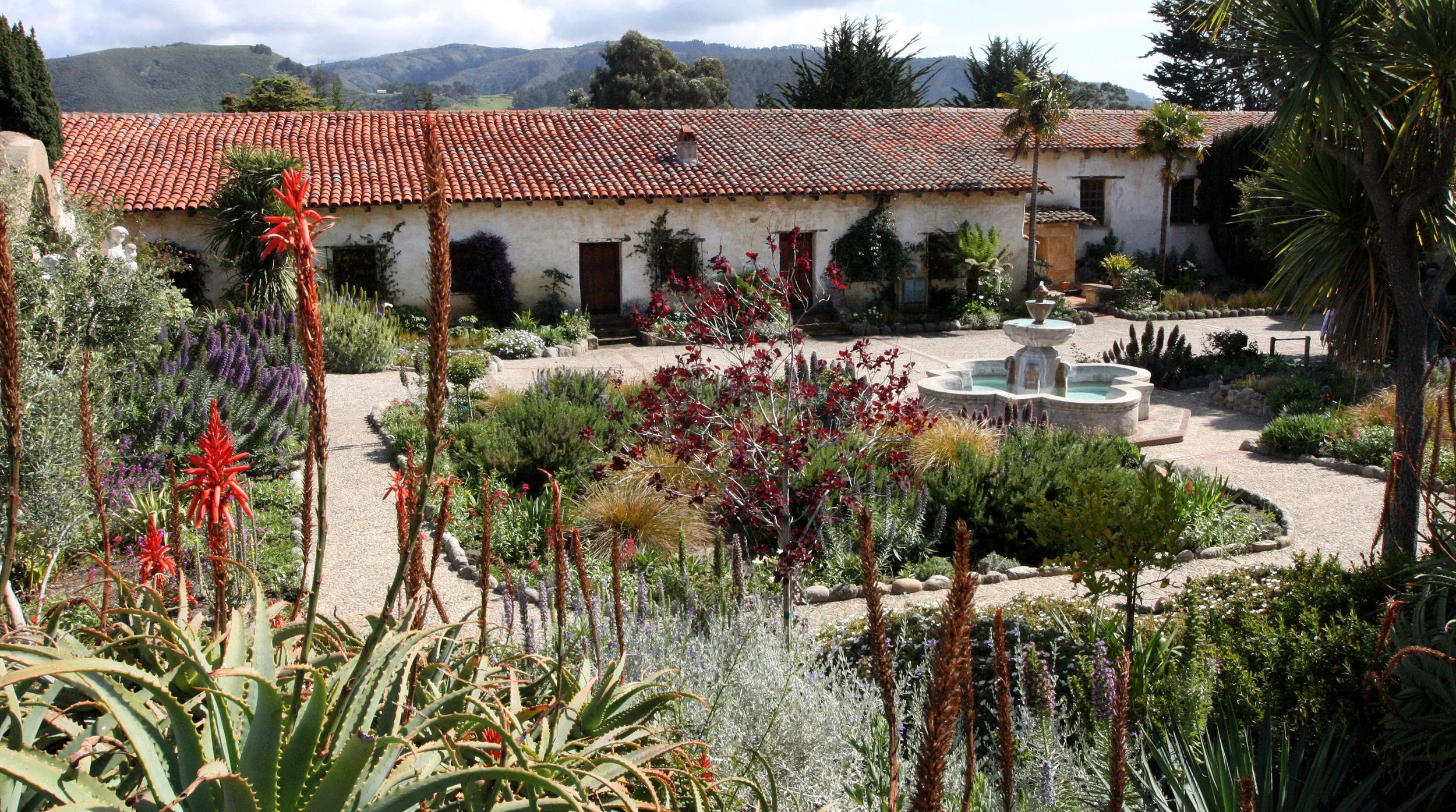 2010-4-1 CARMEL MISSION (2).JPG