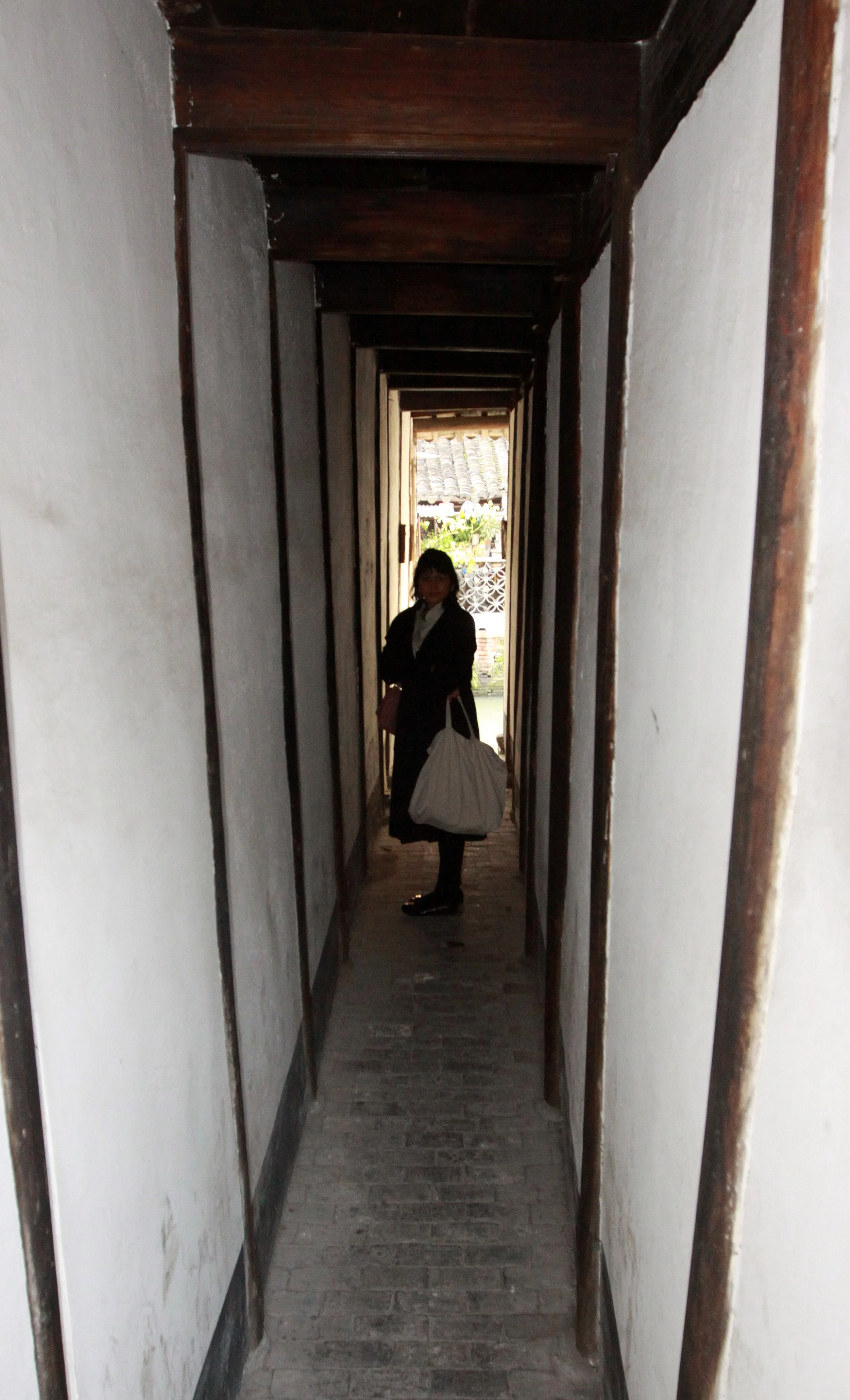 ZHUJIAJIAO WATER TOWN - NOVEMBER 20 2011 (156).JPG