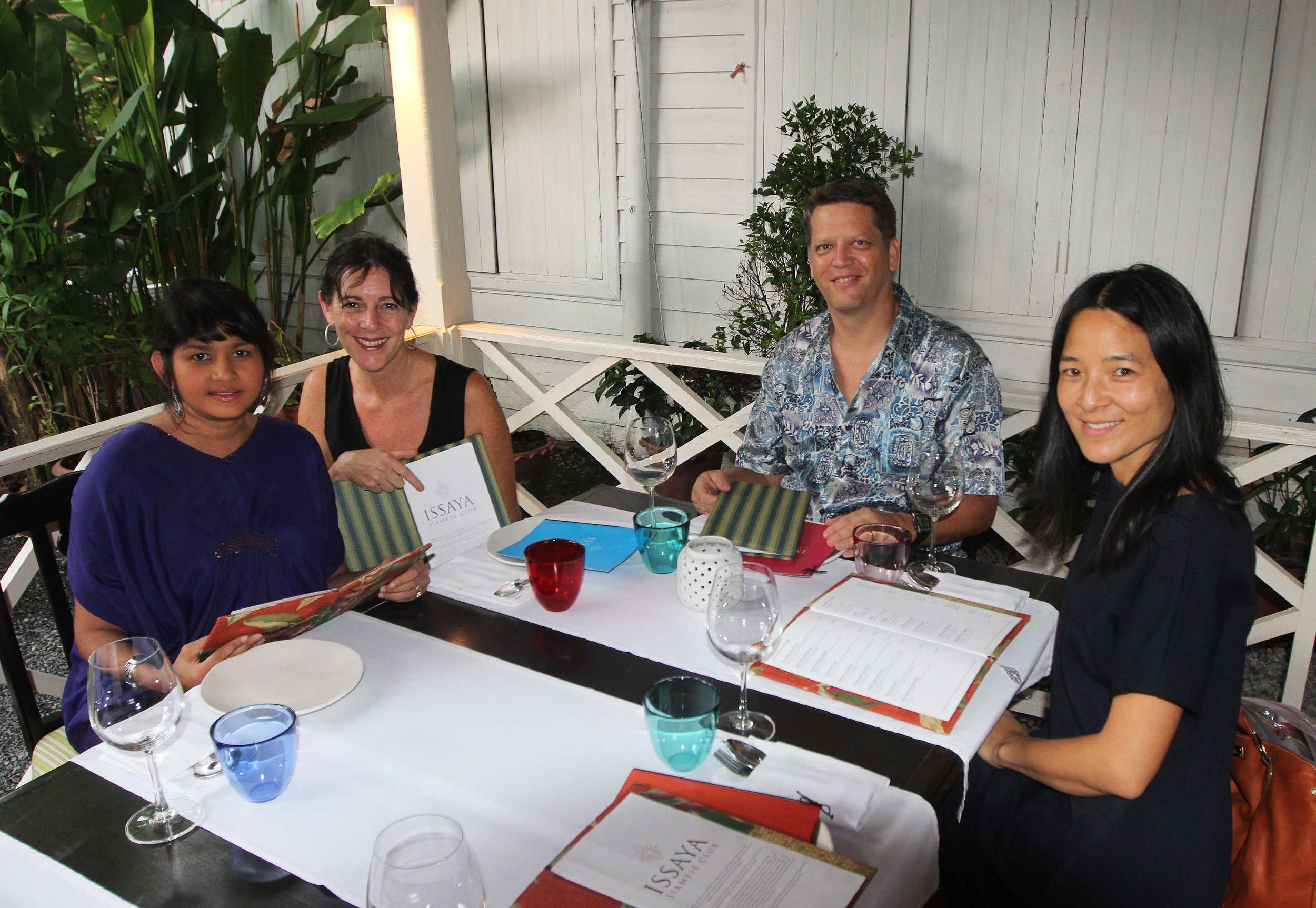 2013 BKK - NIGHT OUT AT ISSAYA WITH FRIENDS (1).JPG