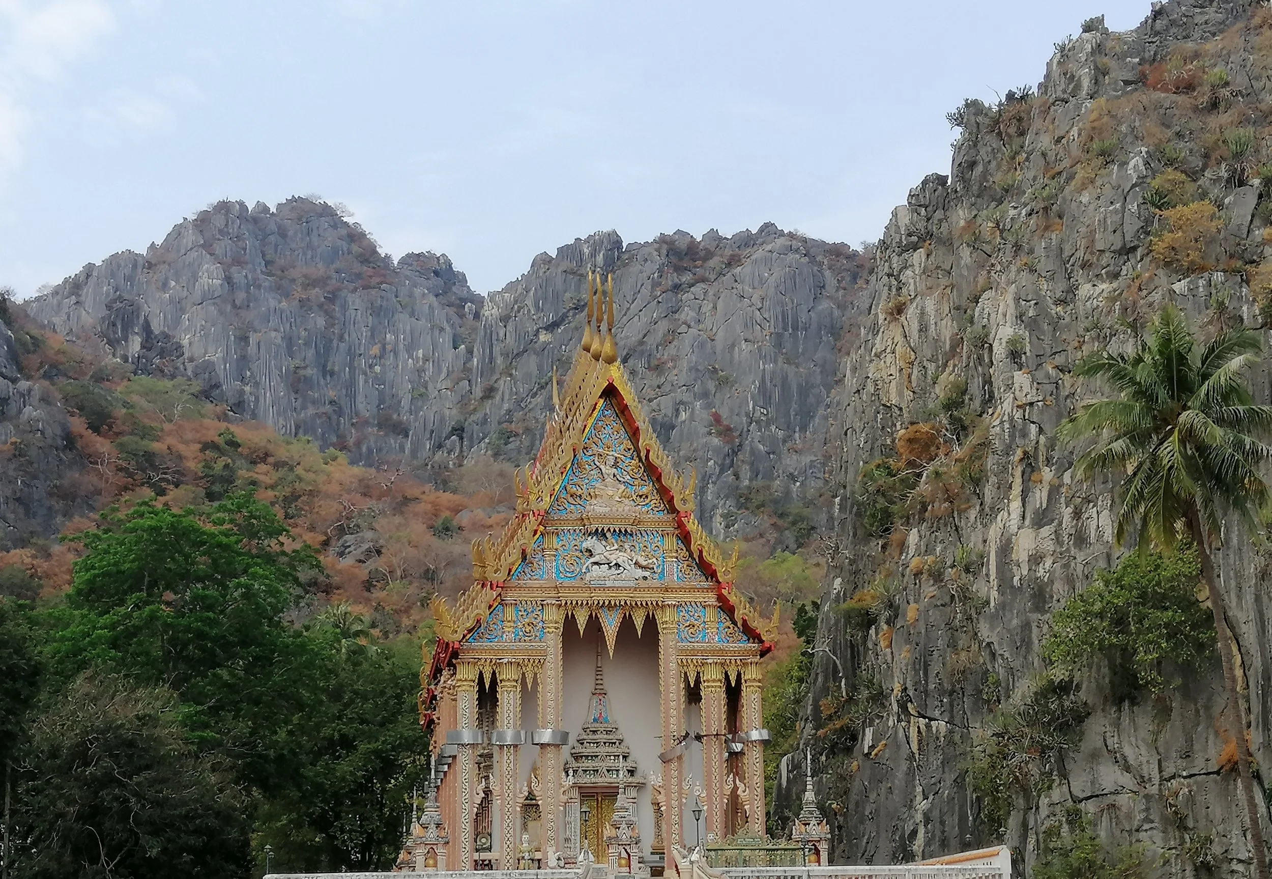 Wat Khao Daeng