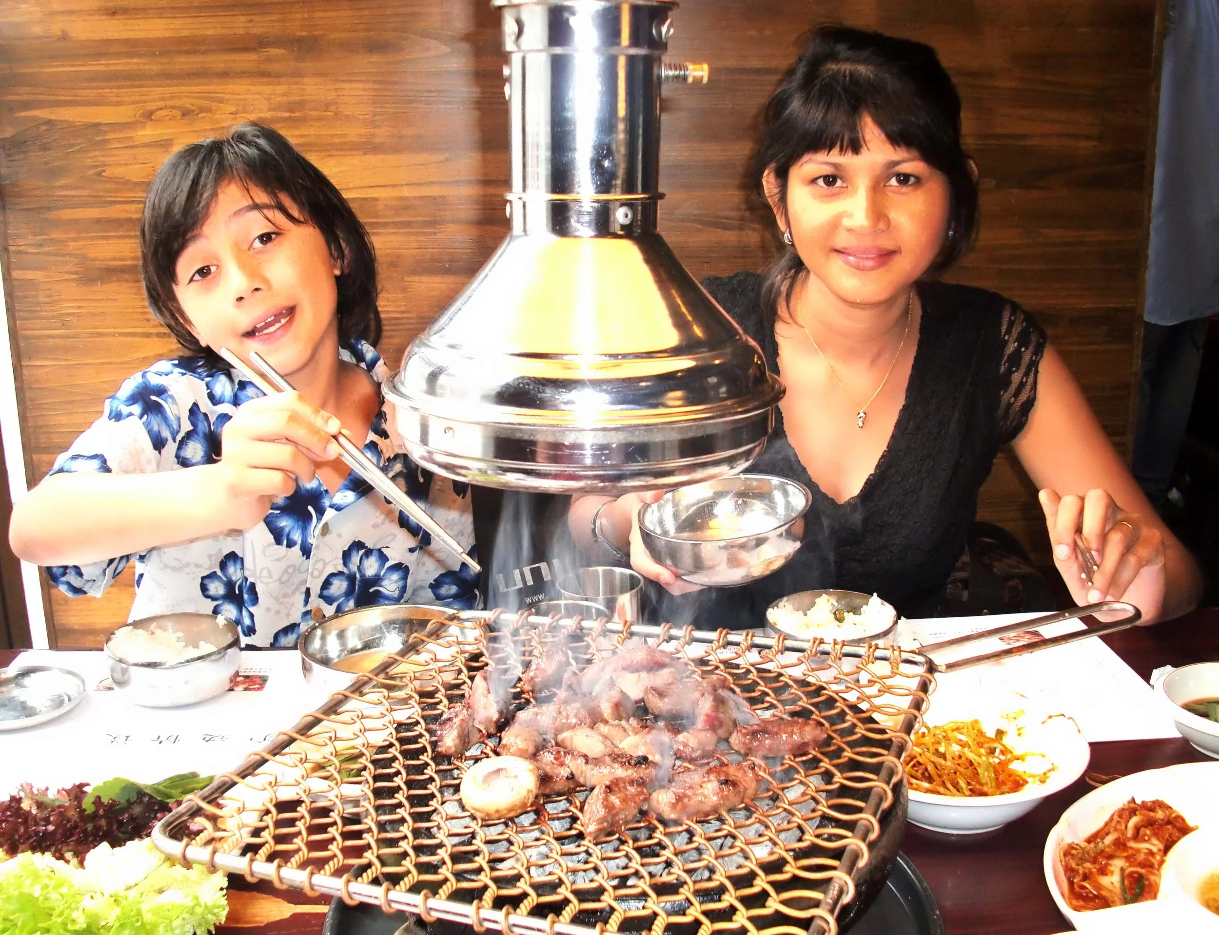 2011-5-14 KOREAN BBQ AT THUMB PLAZA (3).JPG