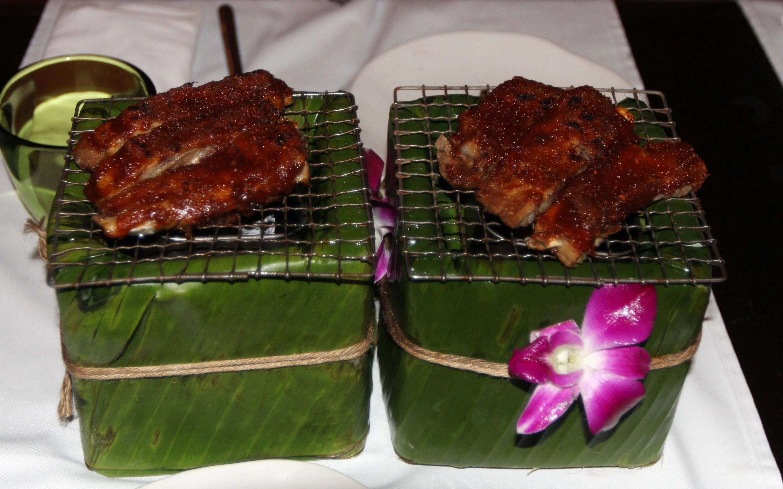 2013 BKK - NIGHT OUT AT ISSAYA WITH FRIENDS (25).JPG