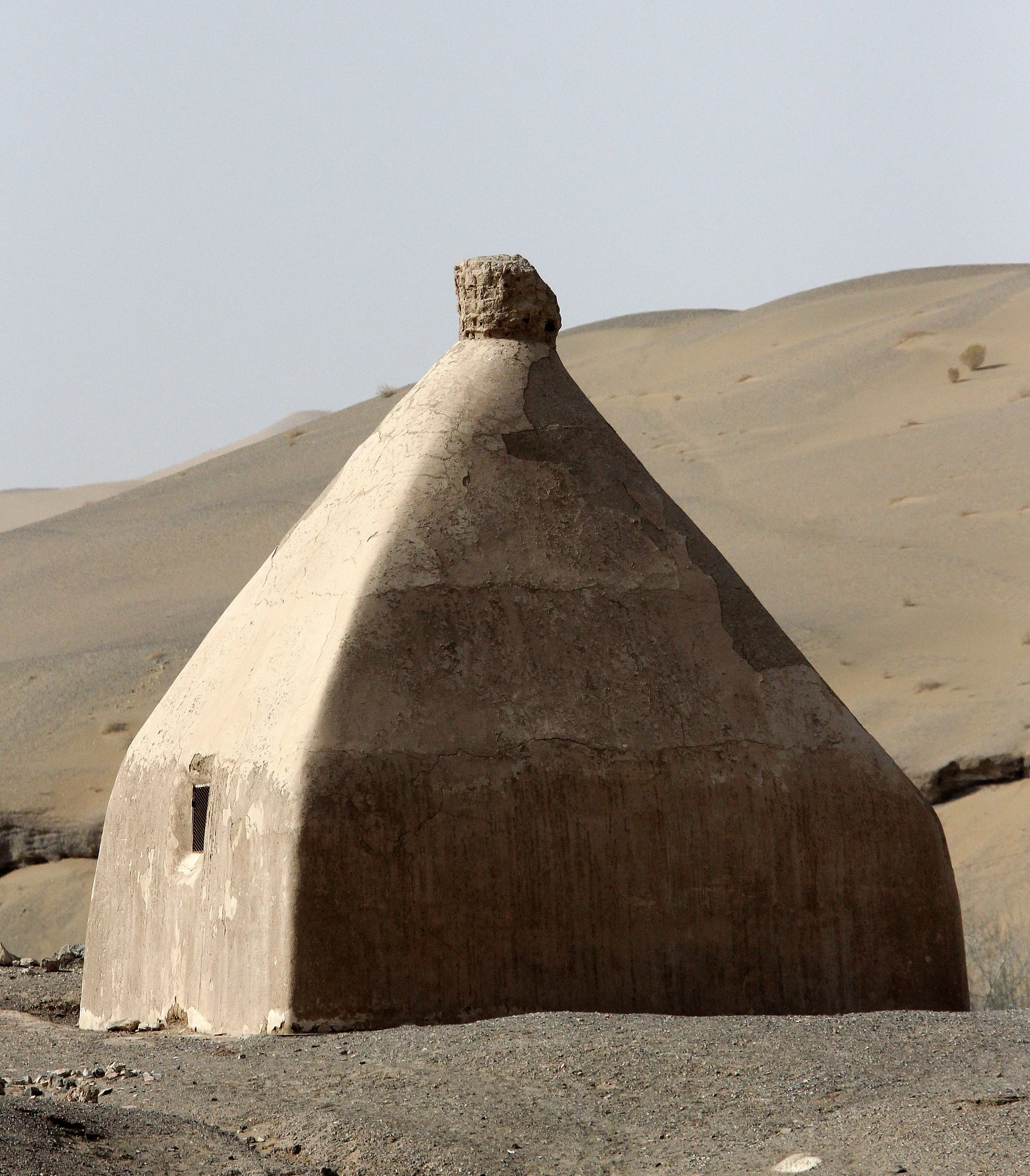 MOGAO GROTTOES - DUNHUANG GANSU CHINA (2).JPG