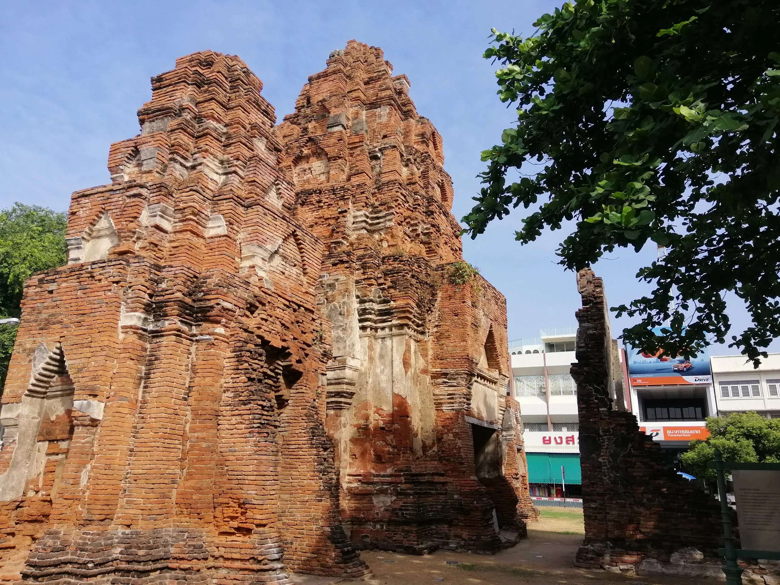 2020 Lopburi City and Temples with Cokie (12).jpg