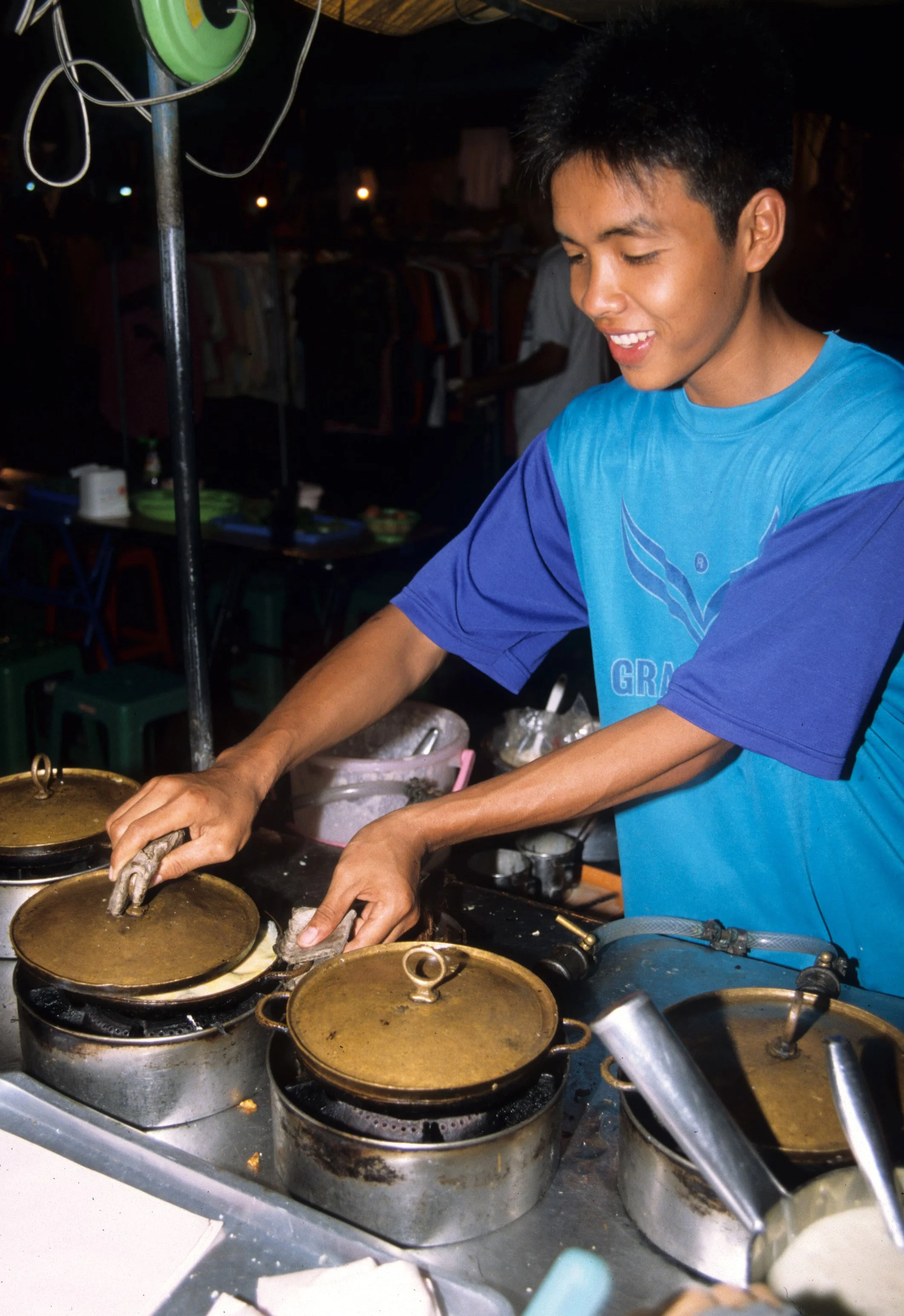 2004 Nakhonsithammarat Markets, Monks and Baby Cokie (69).jpg