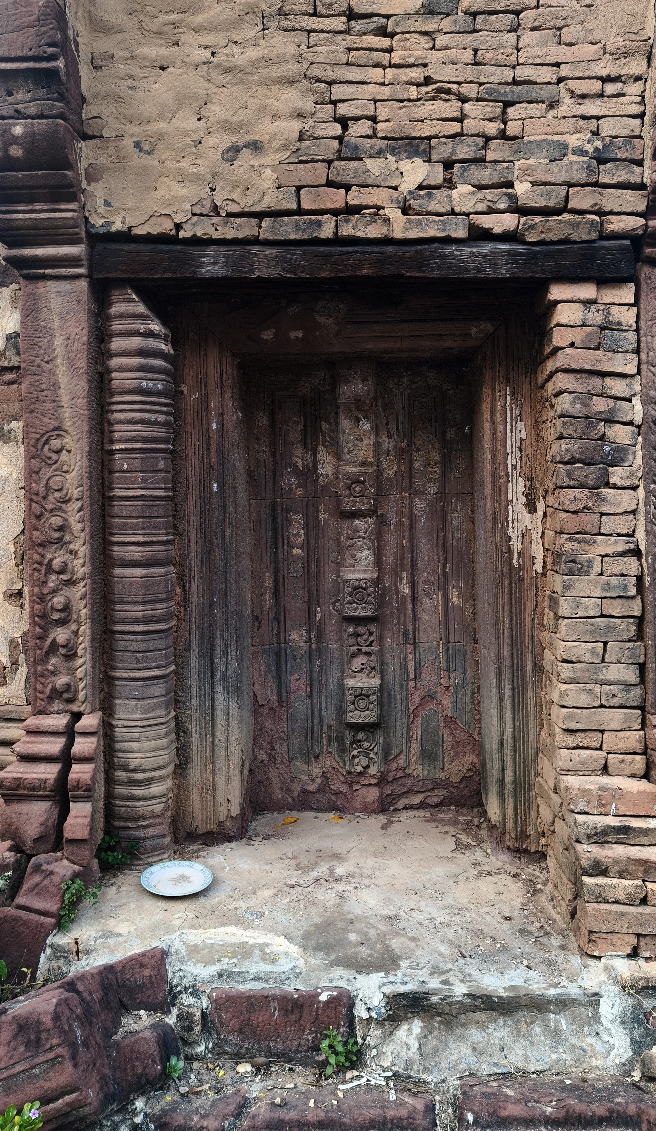 Wat Ku Phra Kona - Roi Et (32).jpg