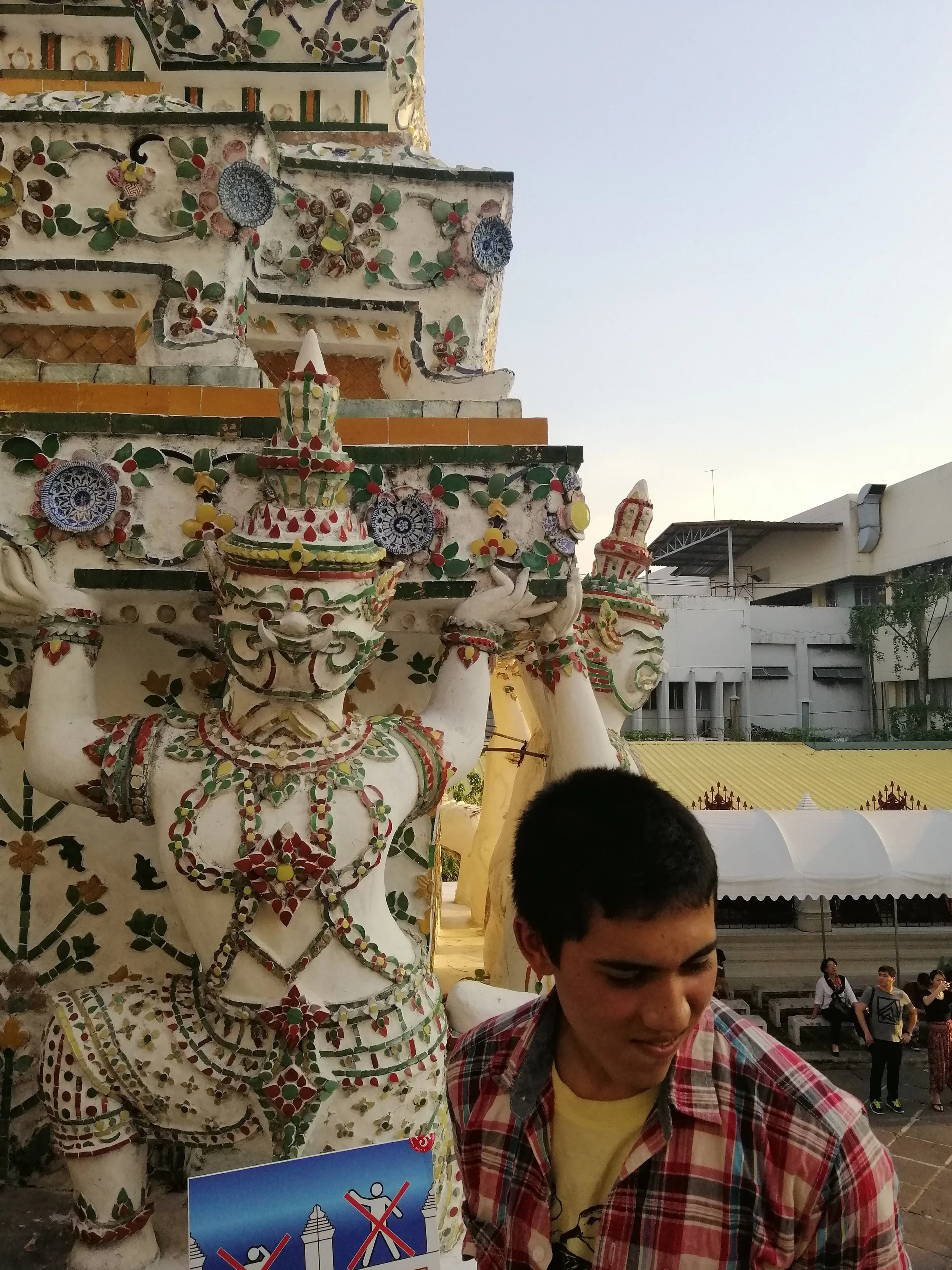 2018 Pics with Gift in Thailand (226).jpg