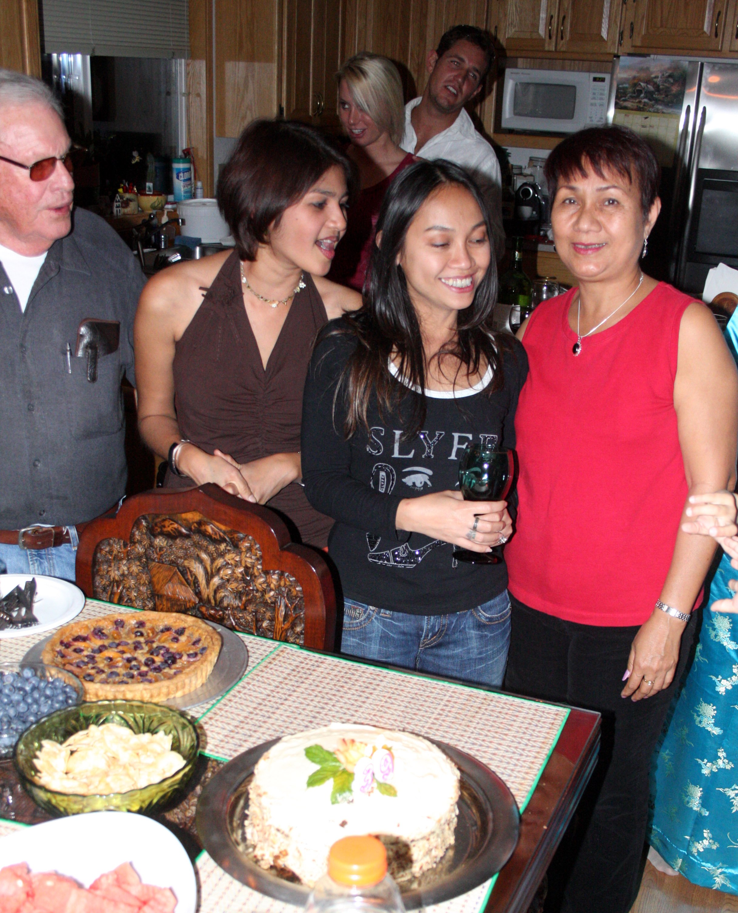 2008-9-28 NOI'S BIRTHDAY PARTY AT TUMI'S (38).JPG