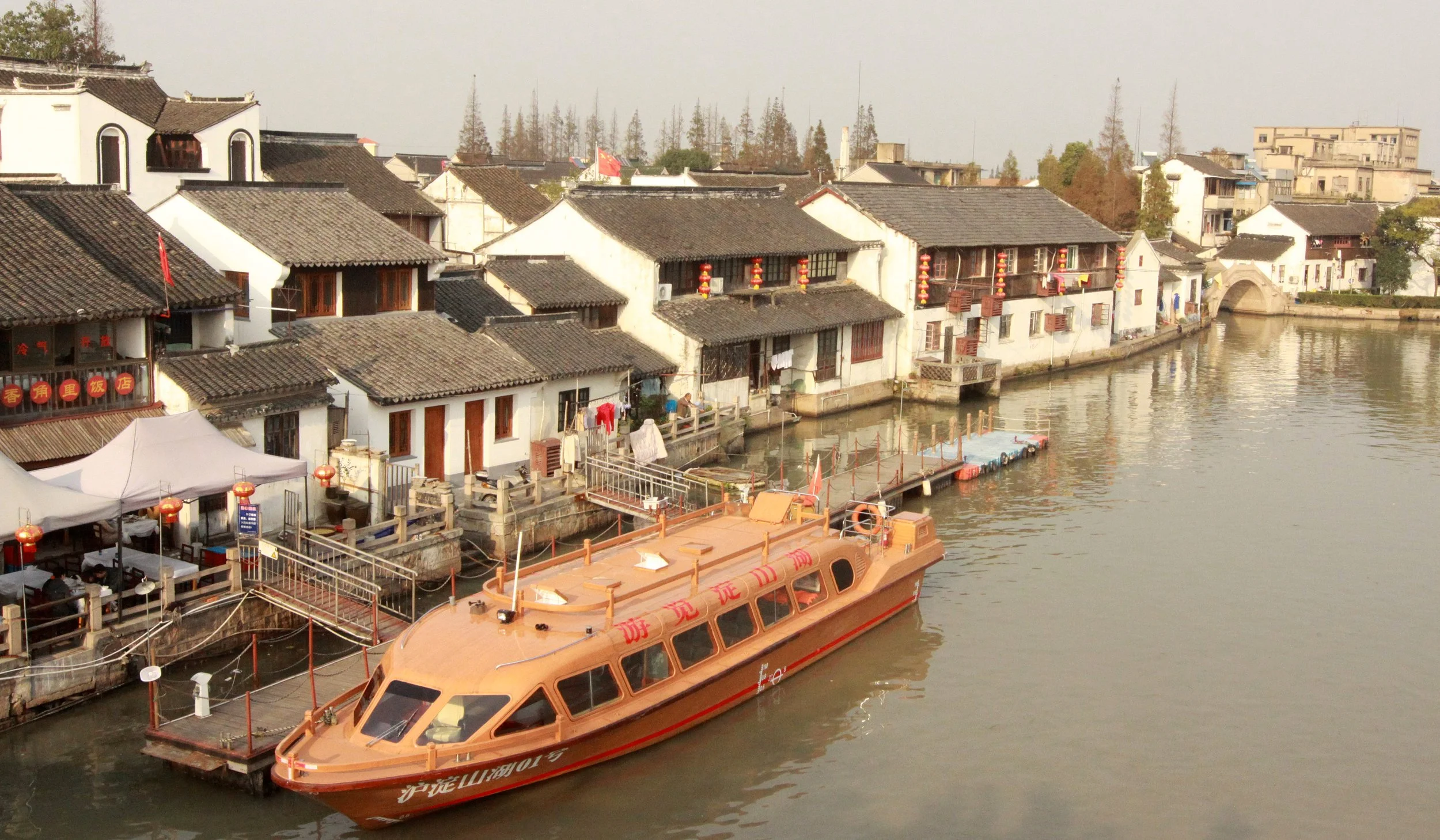 ZHUJIAJIAO WATER TOWN - NOVEMBER 20 2011 (29).JPG