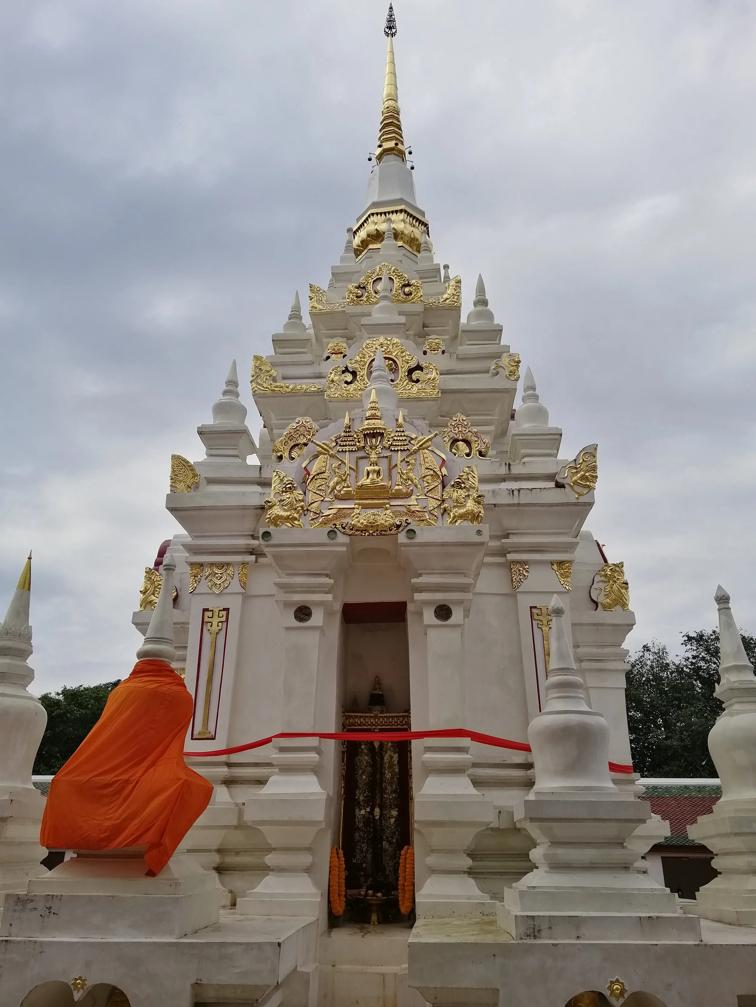2018 Chaiya Wat Phra Borommathat Chaiya (17).jpg