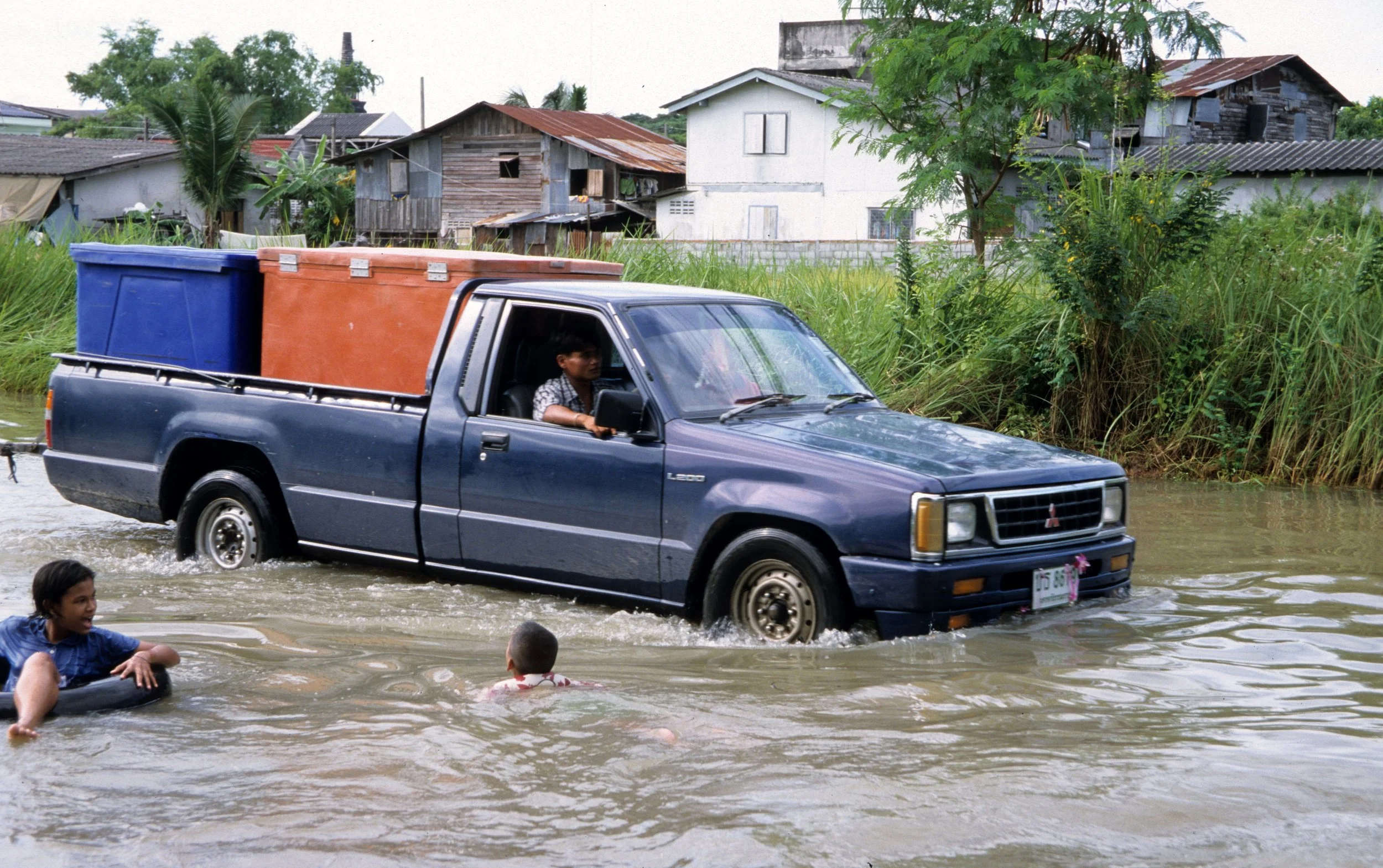 2009 Nakhonsithammarat Thailand with Family & Floods (20).jpg
