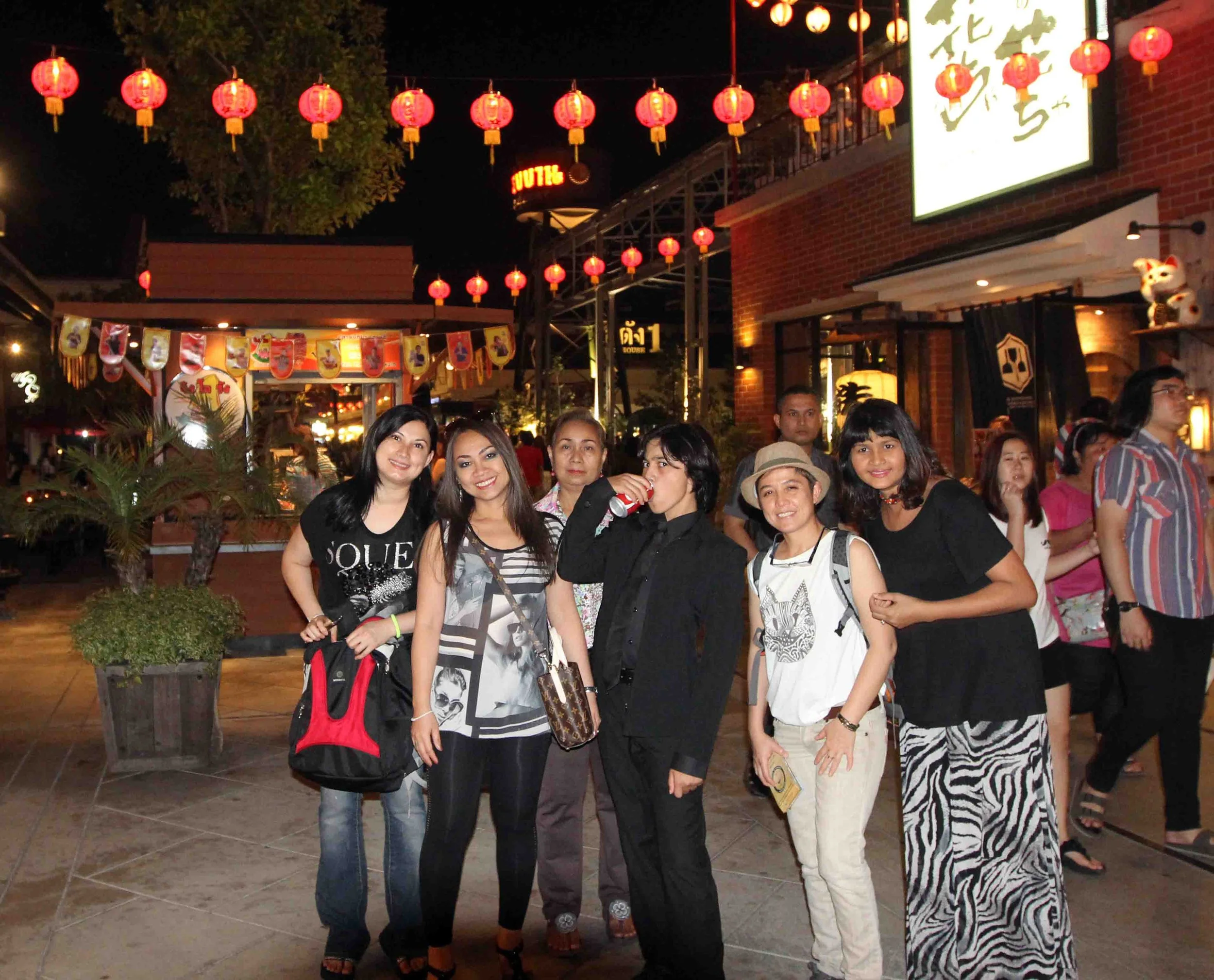 2019 Ann & Noi Visit Bangkok (85).JPG