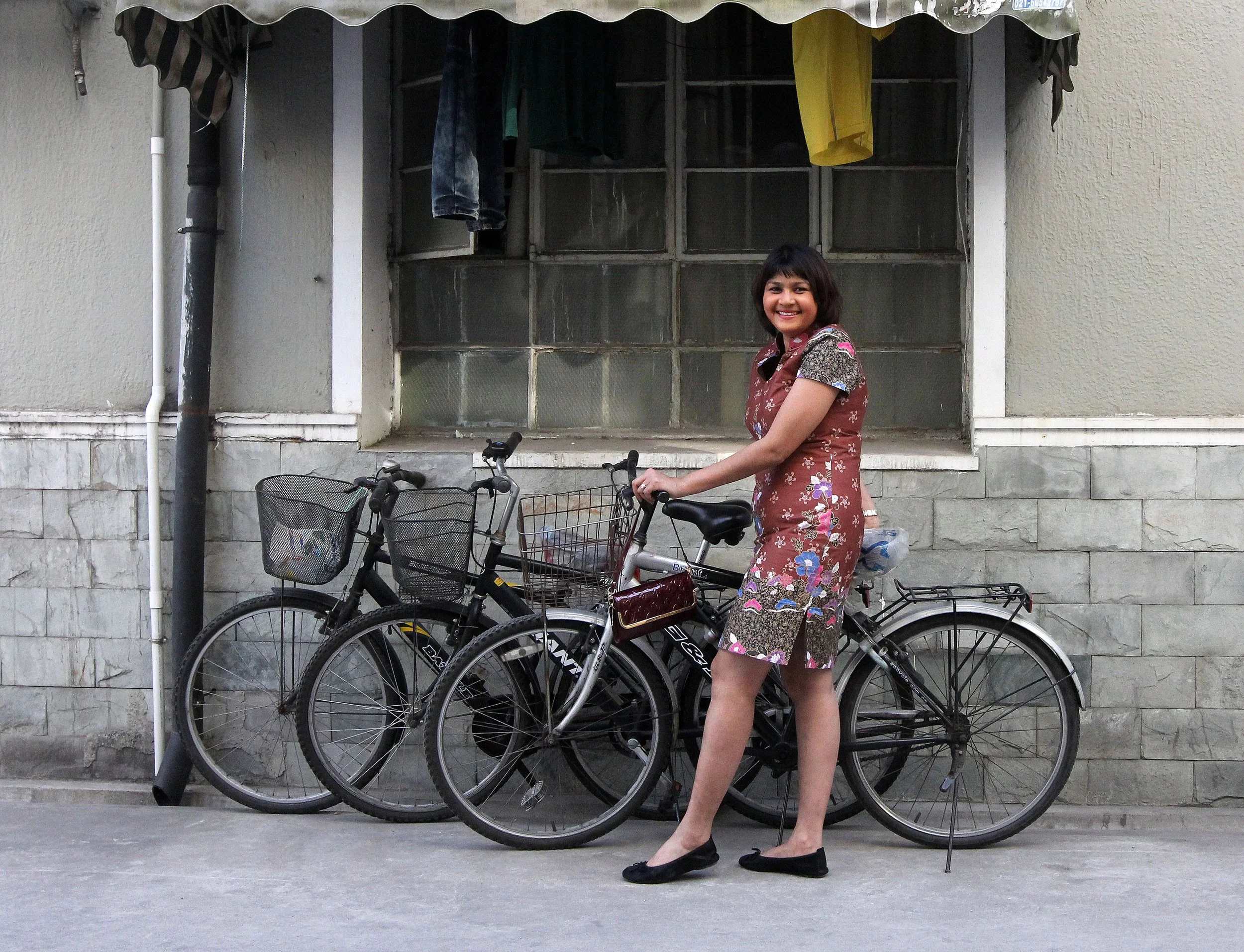 LILONG ALLEYS OFF WEST NANJING ROAD NEAR US CONSULATE - SHANGHAI (11).JPG