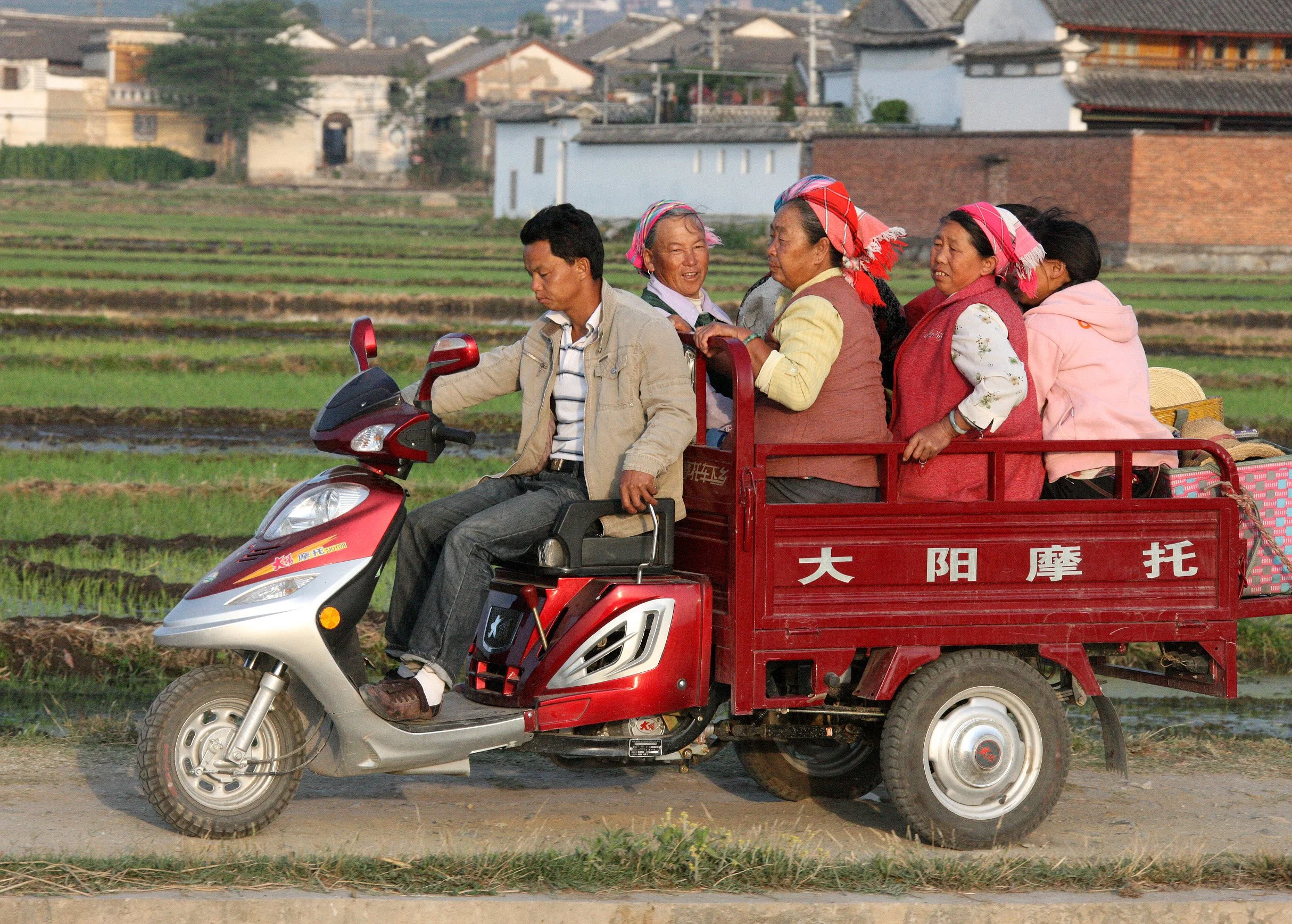 LINDEN CENTER - XIZHOU VILLAGE YUNNAN CHINA (114).JPG
