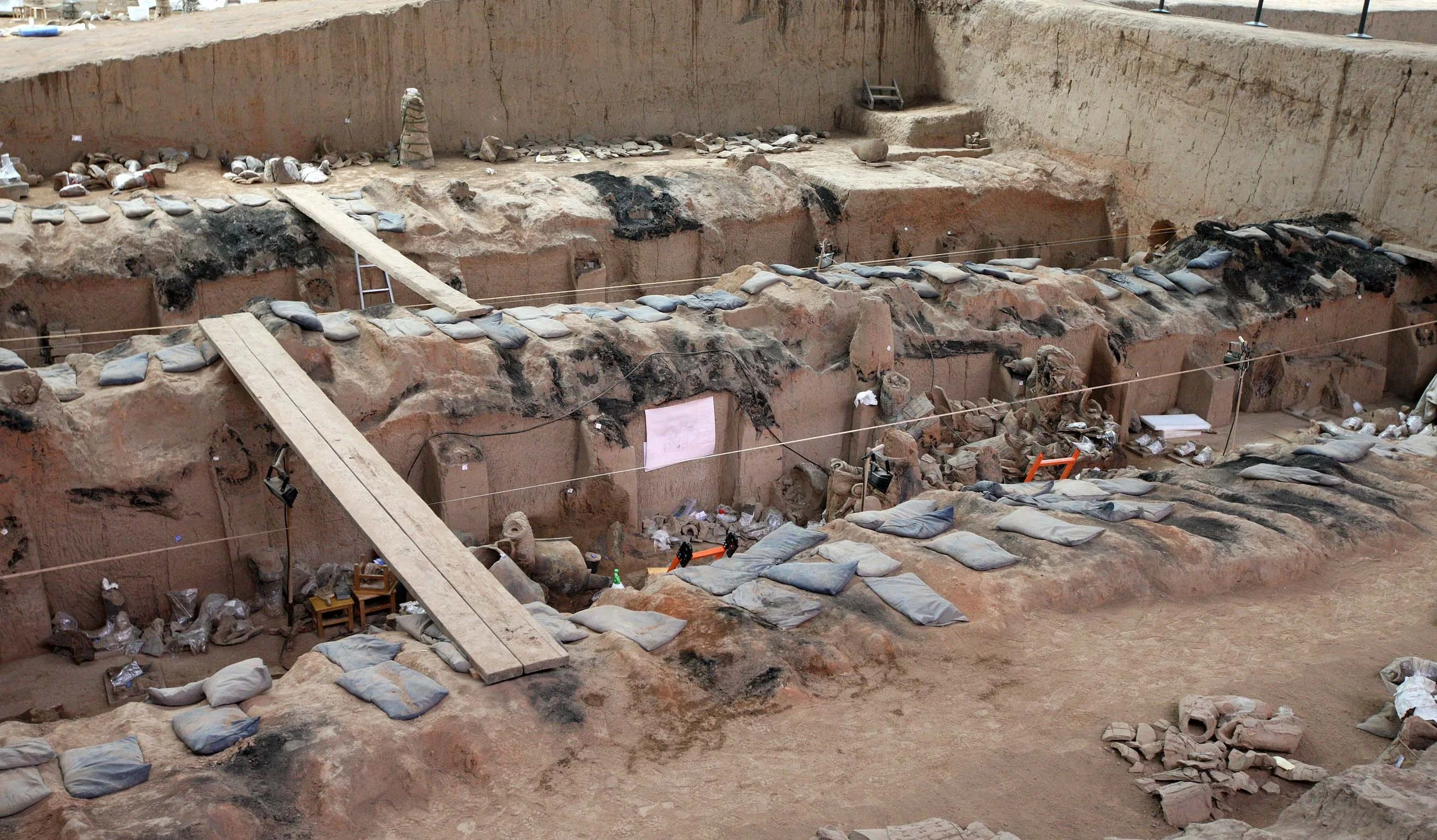 XIAN - TERRA COTTA WARRIORS - MARCH 2011 (25).JPG