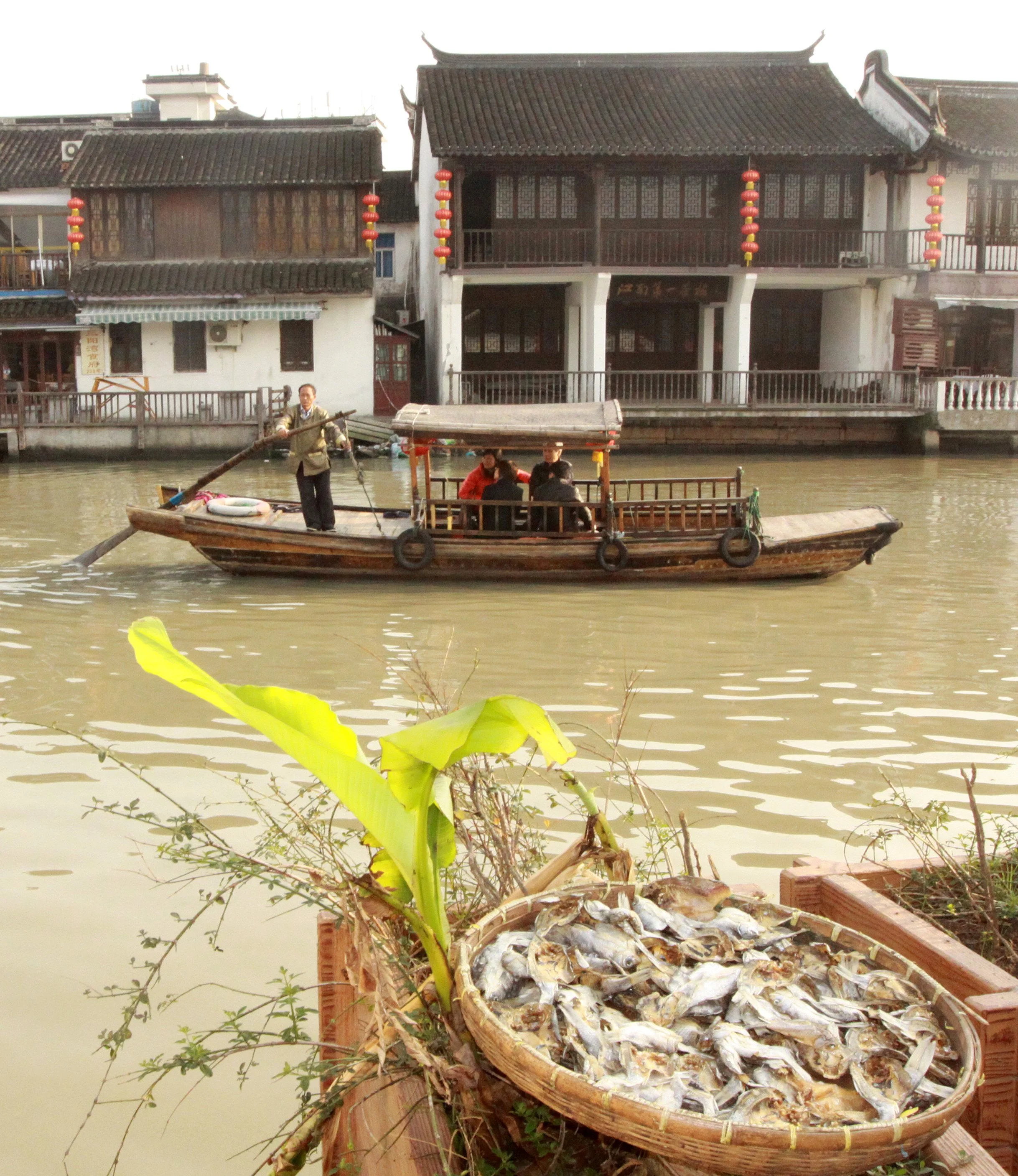 ZHUJIAJIAO WATER TOWN - NOVEMBER 20 2011 (20).JPG