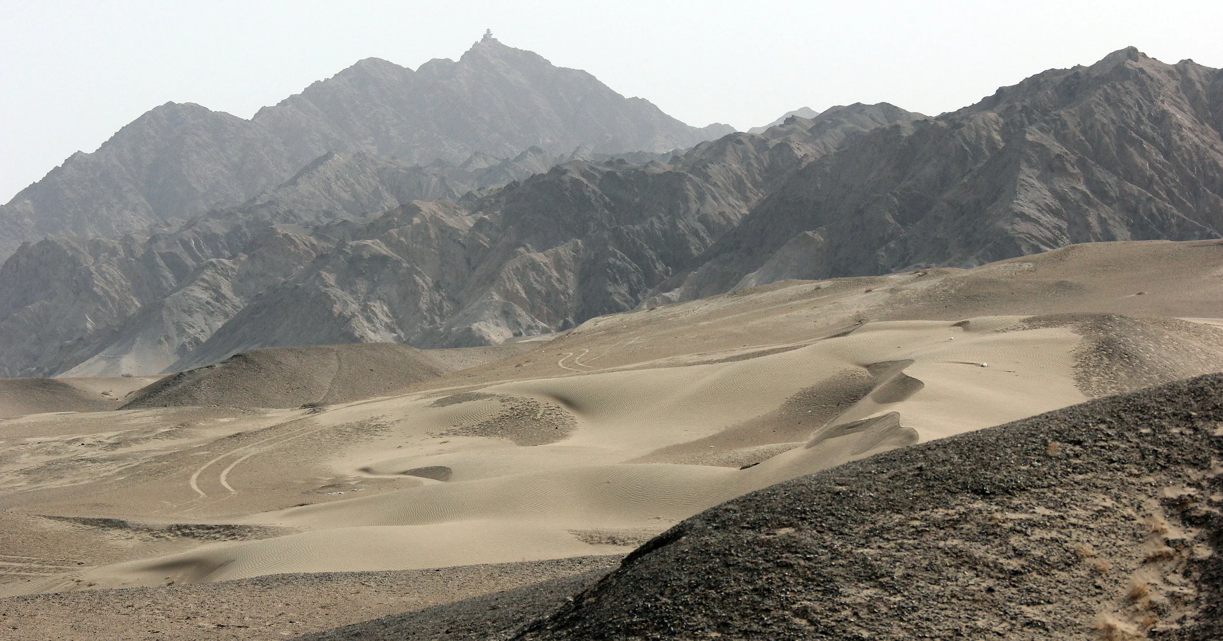 MOGAO GROTTOES - DUNHUANG GANSU CHINA (6).JPG