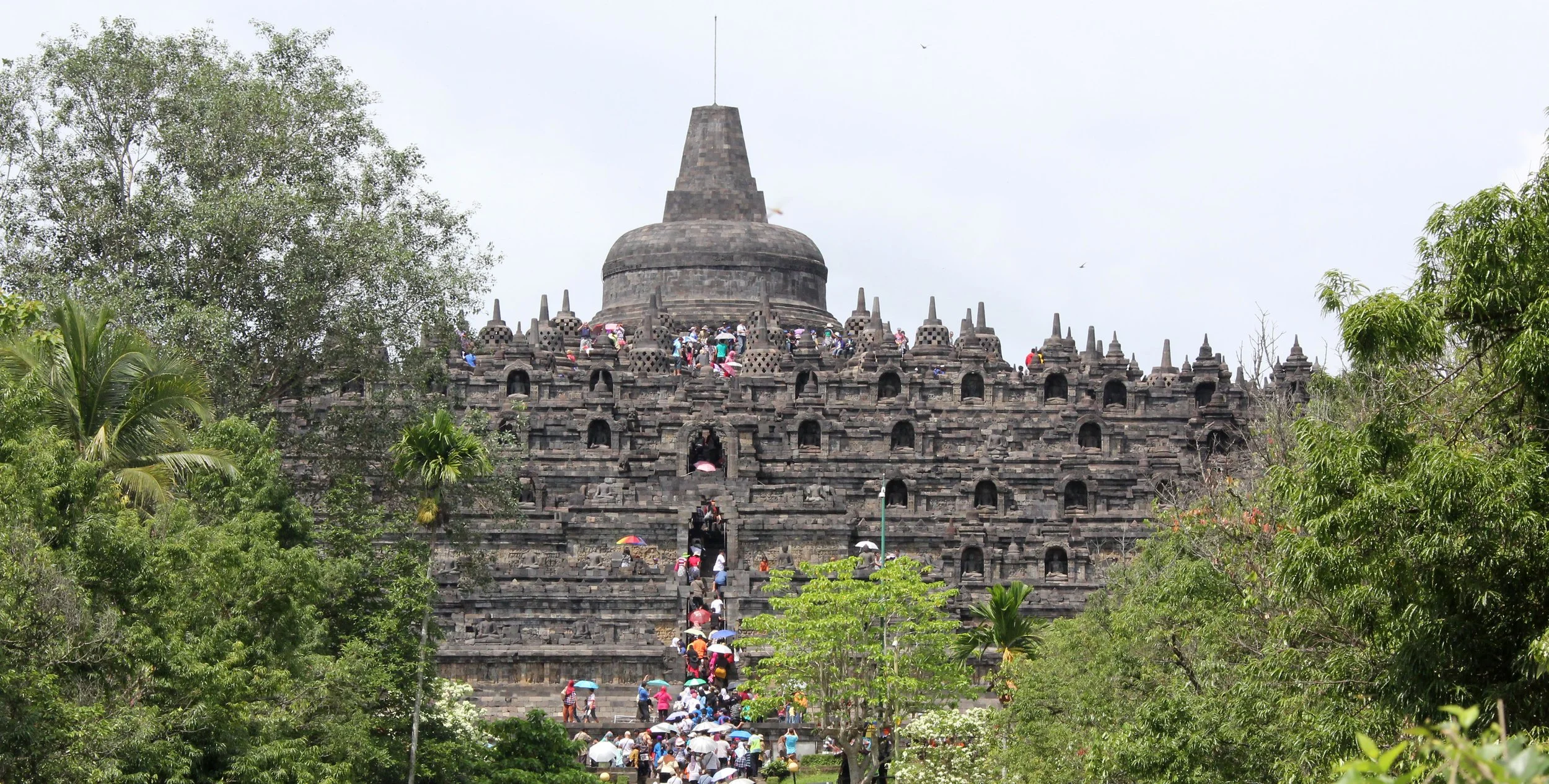 BOROBUDUR TEMPLE - YOGYAKARTA INDONESIA (2).JPG