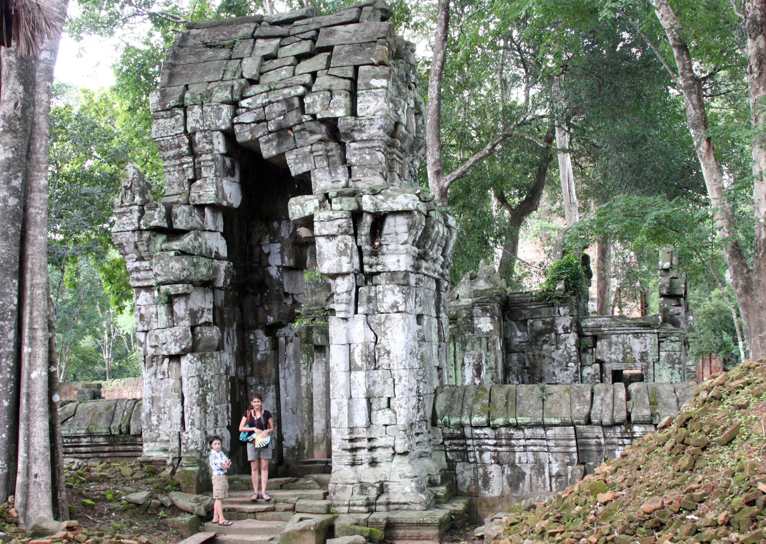KOH KER TEMPLE CAMBODIA (28).JPG