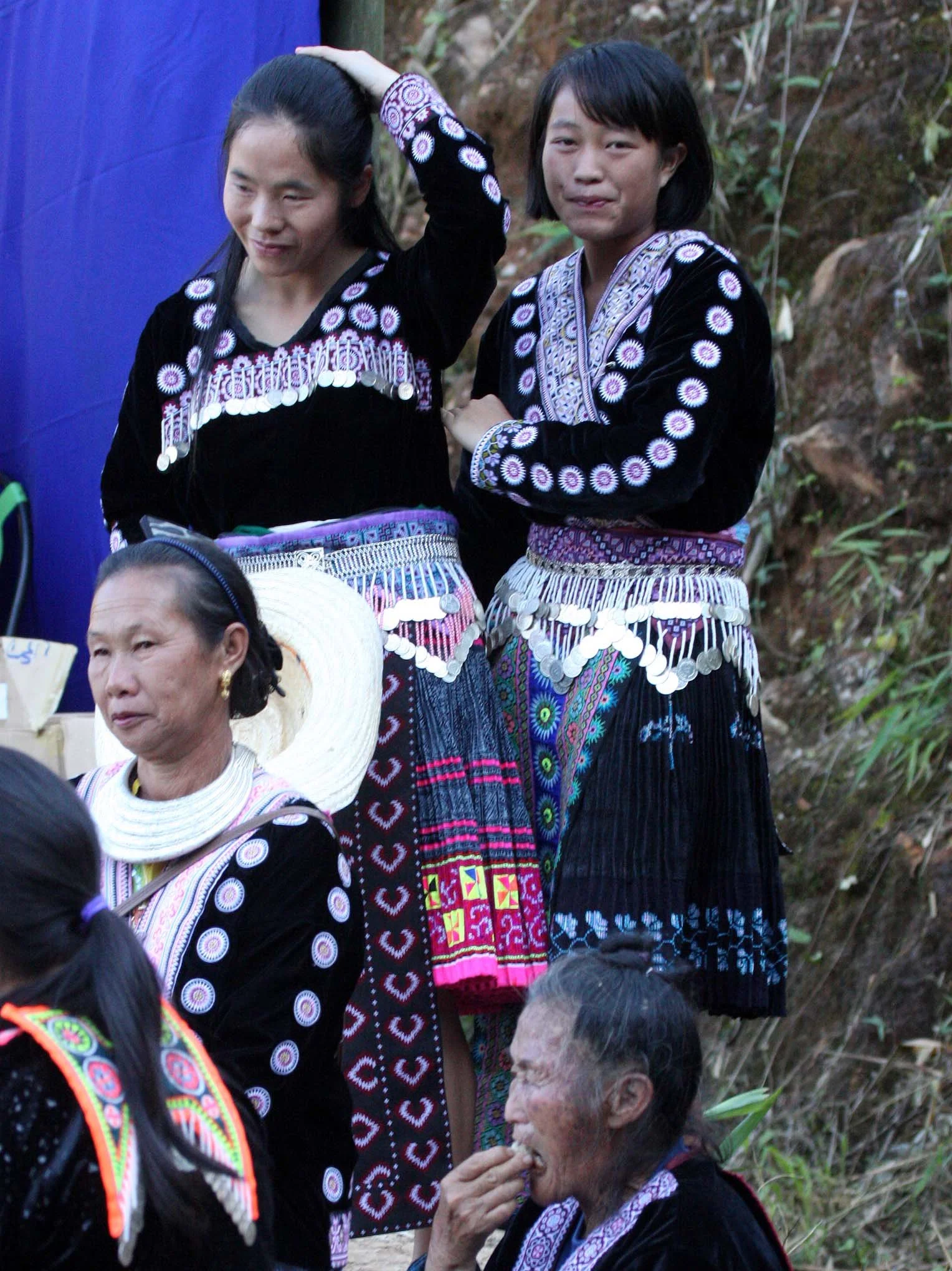 HILLTRIBE - HMONG - NEW YEARS EVE DAY CELEBRATIONS - CHRISTMAS IN THAILAND TRIP 2009 (40).JPG
