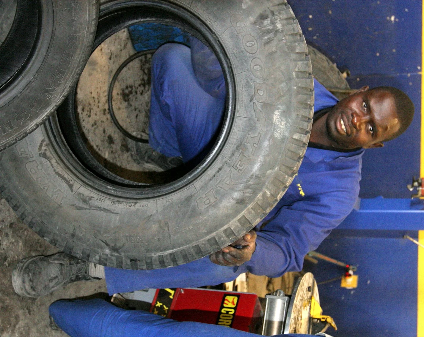 NAMIBIA - CAPRIVI STRIP CAR PROBLEMS (2).JPG